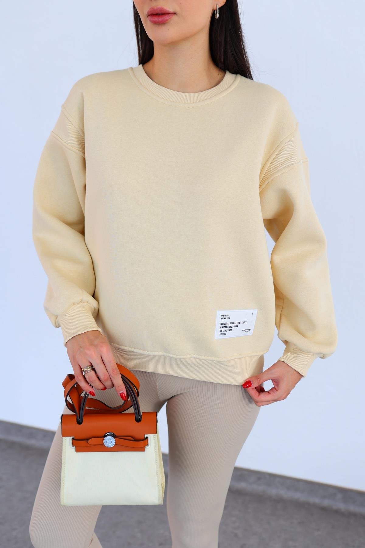 Arkası Fermuarlı Krem Sweat