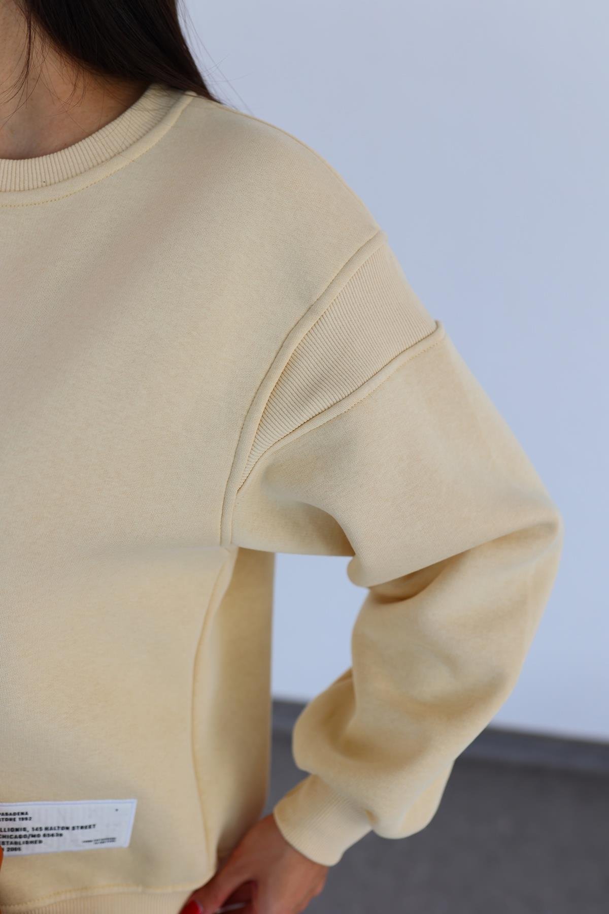 Arkası Fermuarlı Krem Sweat