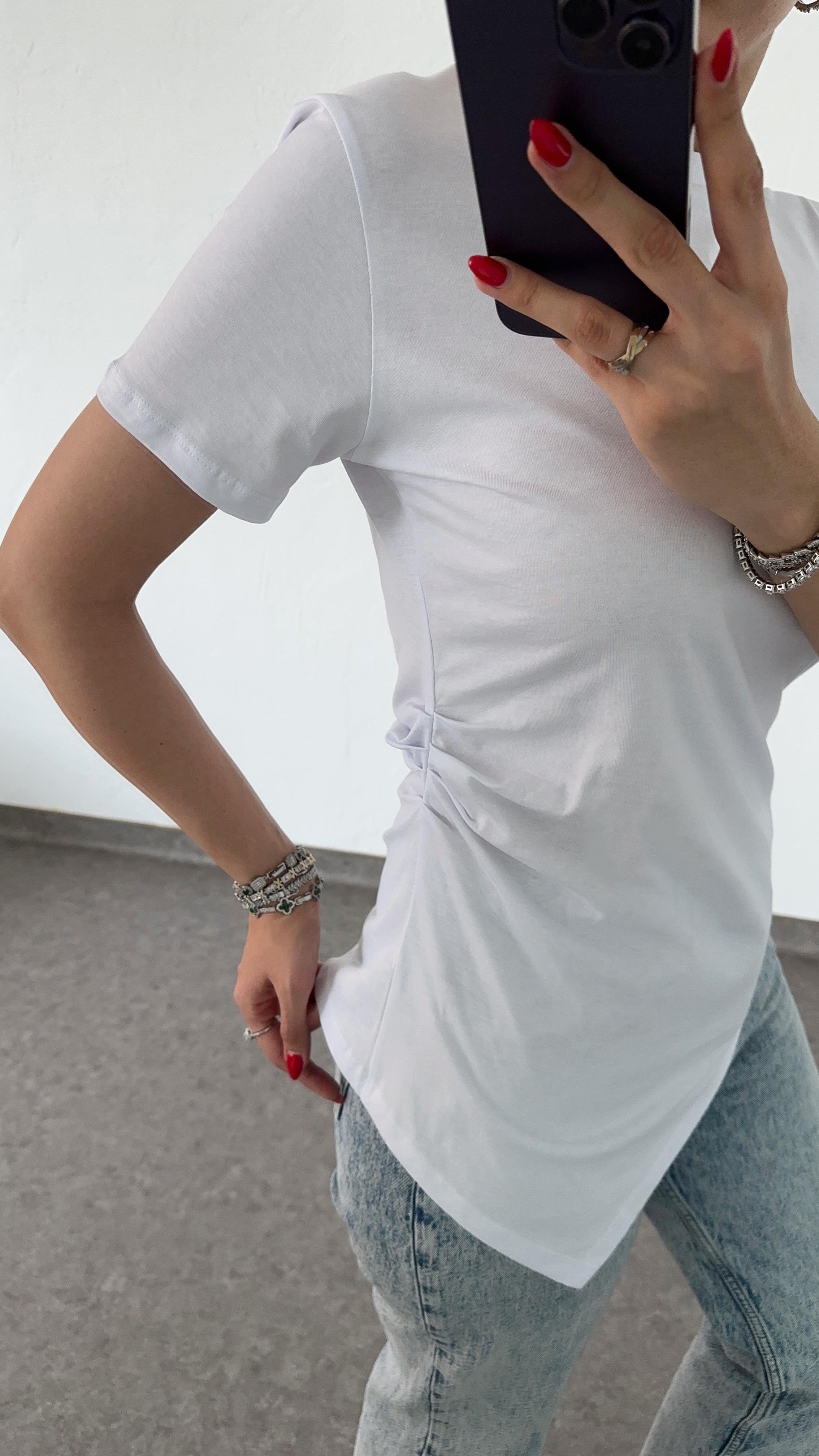 Asimetrik Beyaz Tshirt