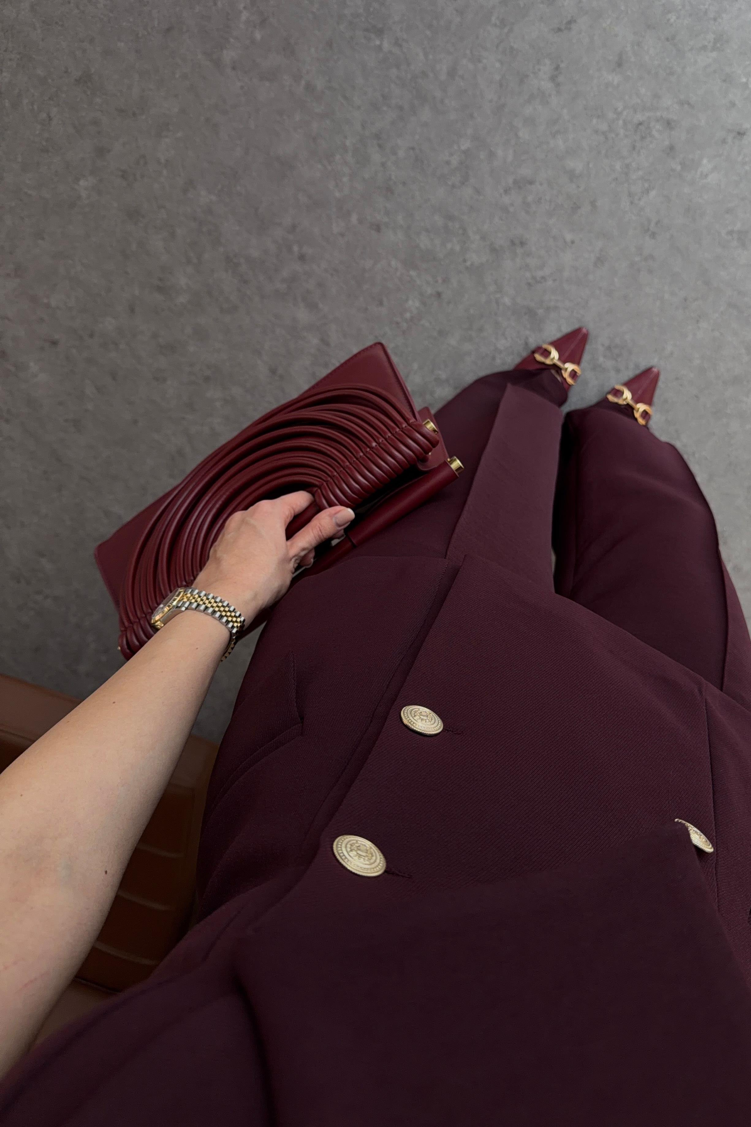 Asimetrik Yakalı Gold Düğmeli Mürdüm Yelek-Pantolon Takım