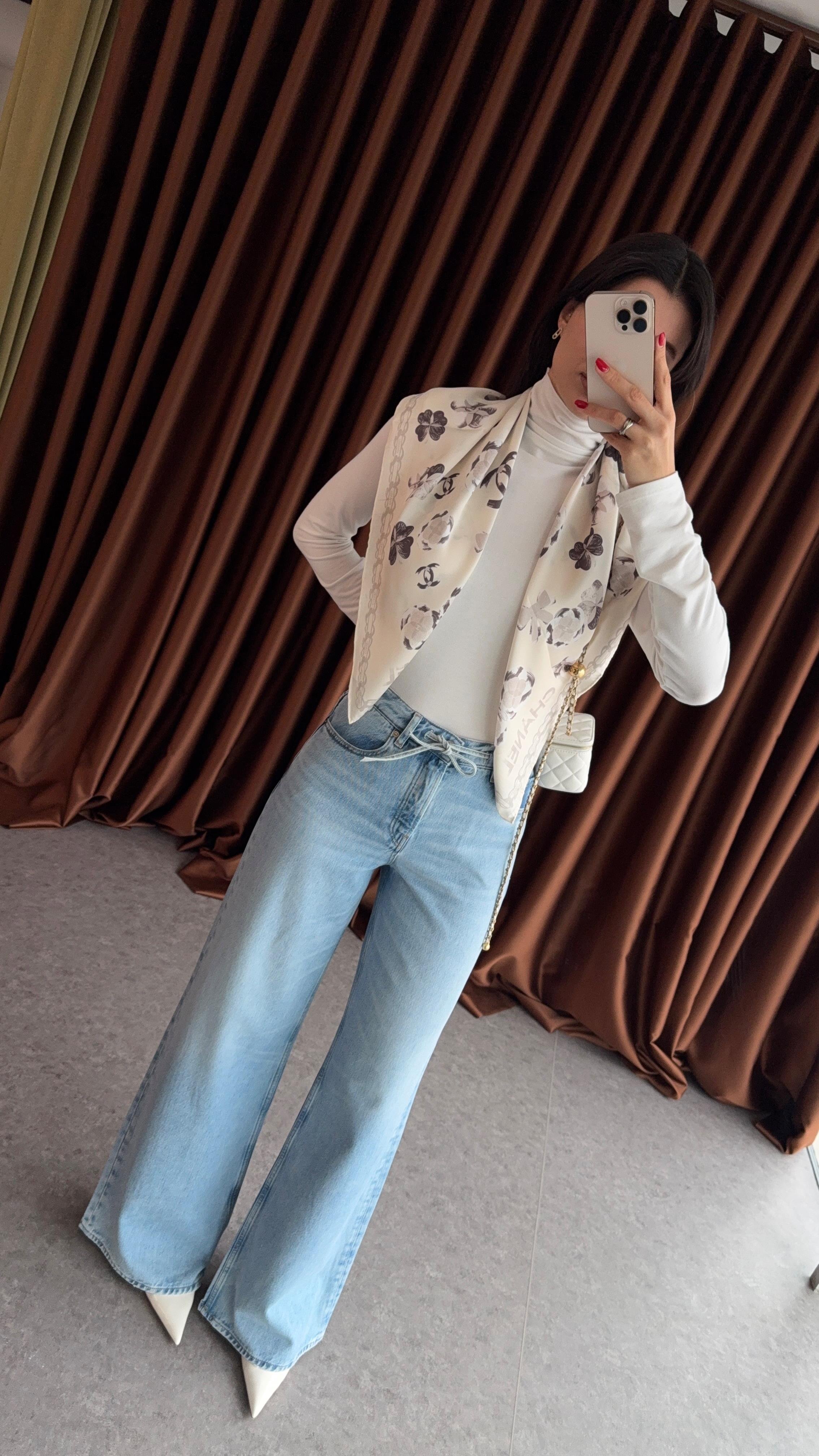 Bağcıklı Açık Mavi Jean