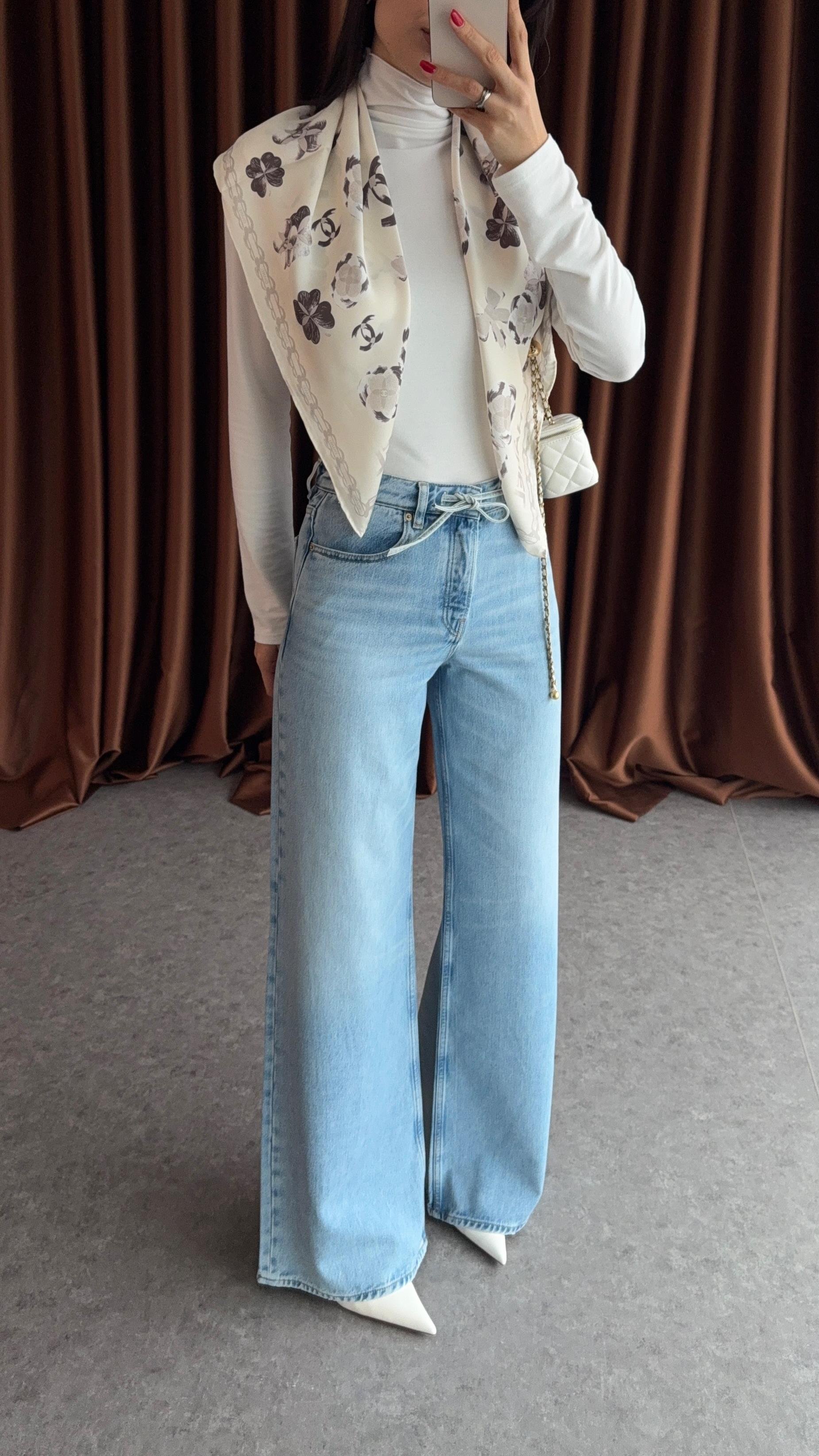 Bağcıklı Açık Mavi Jean