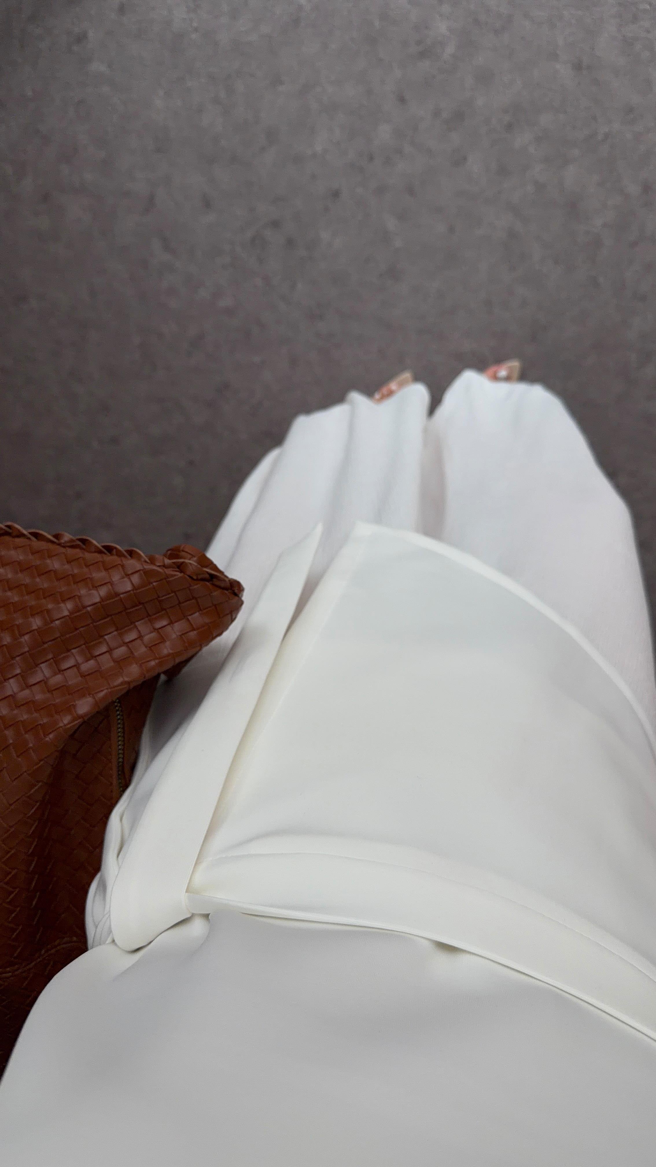 Bağlama Parçalı Scuba Beyaz Bluz