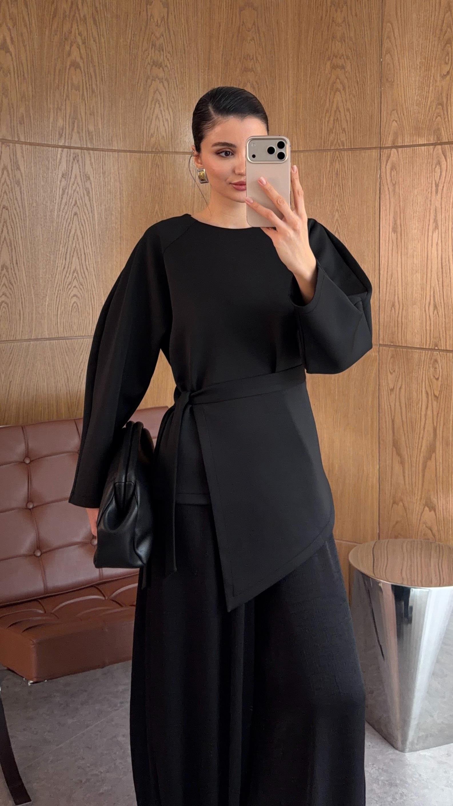 Bağlama Parçalı Scuba Siyah Bluz