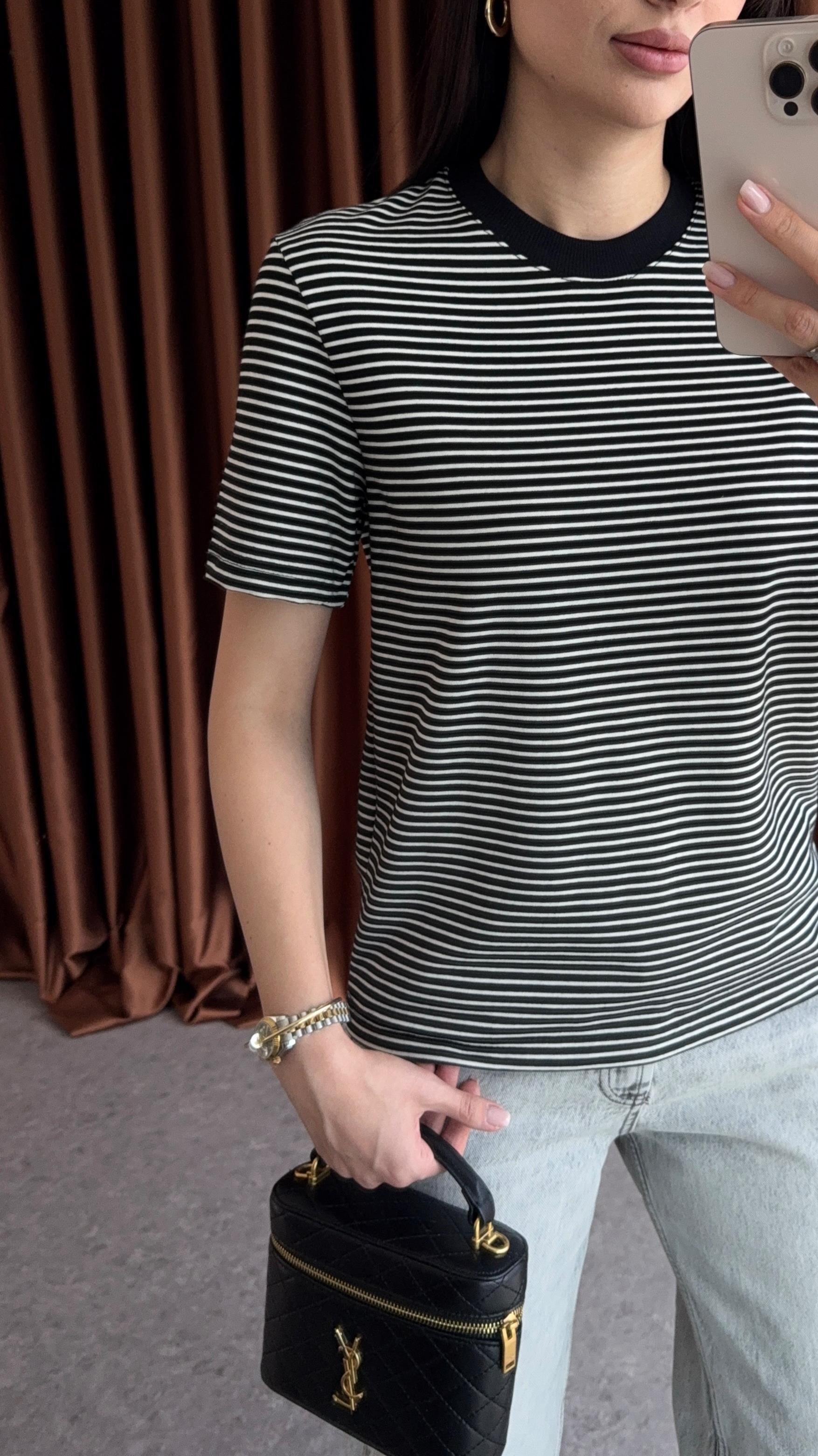 Beyaz Çizgili Tok Doku Basic Tshirt