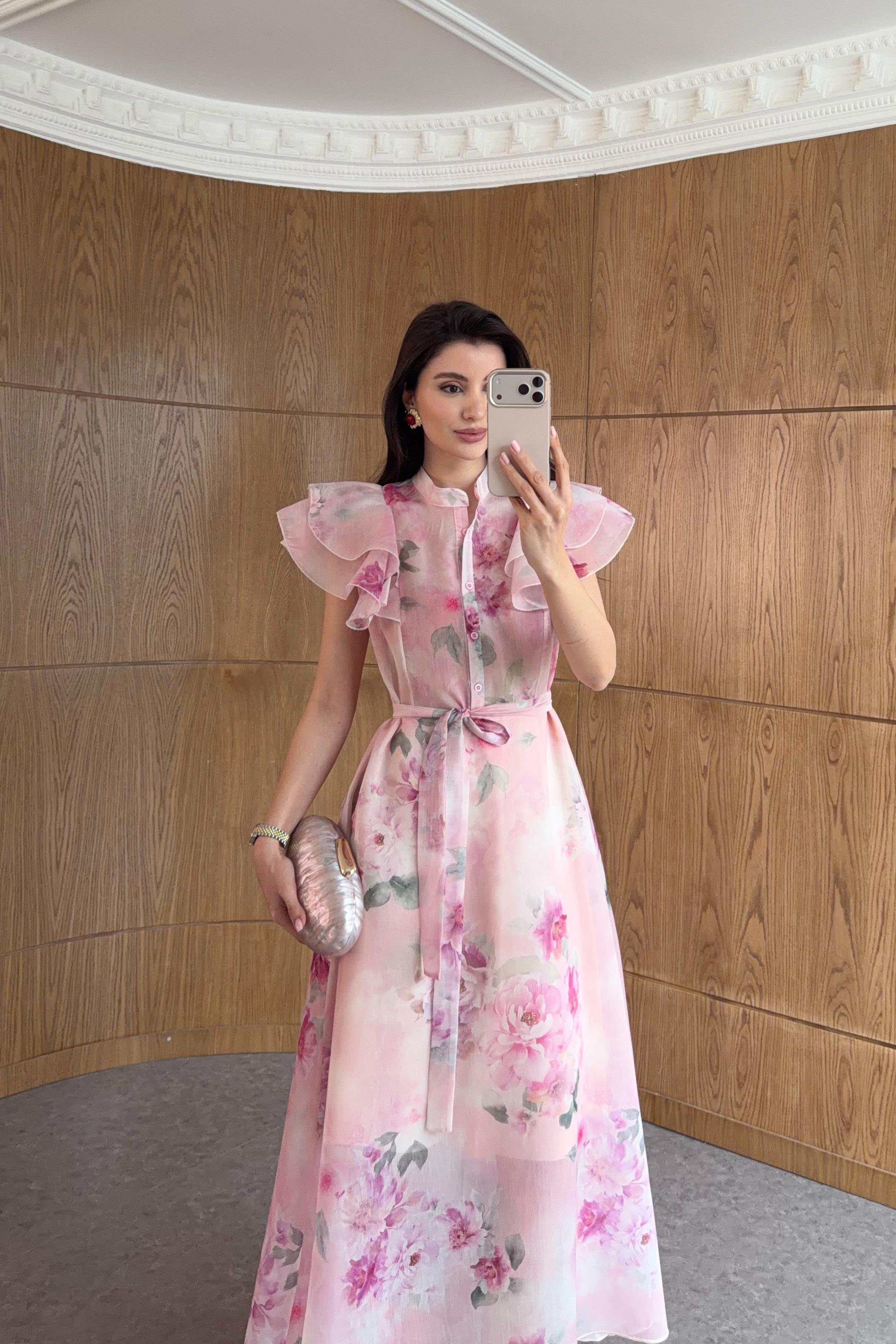 Çiçek Desenli Omuz Fırfırlı Pembe Elbise