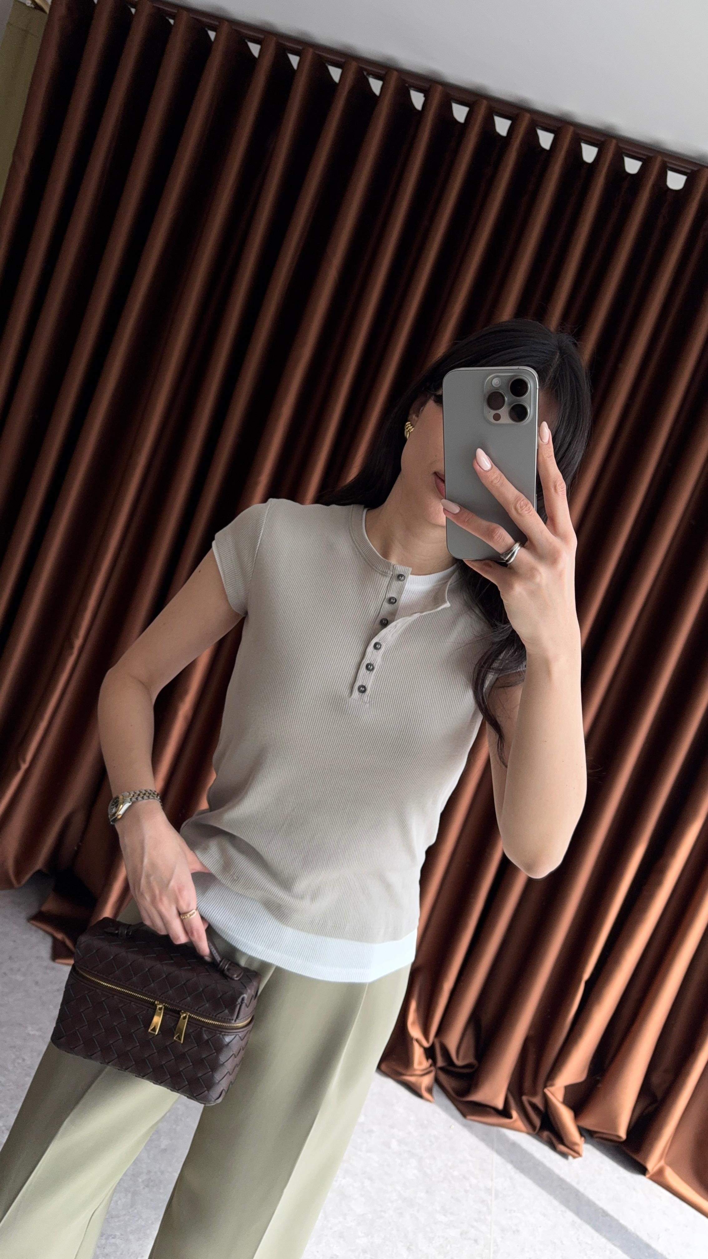 Çift Kat Düğmeli Tshirt