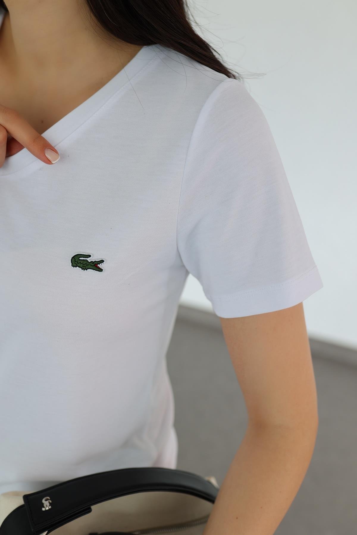 Cost V Yaka Model Beyaz Tshirt