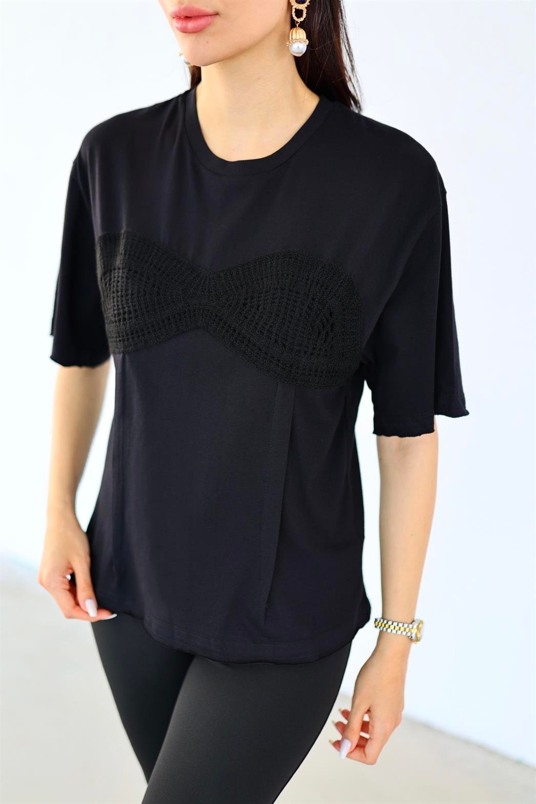Dantel Detaylı Siyah Tshirt
