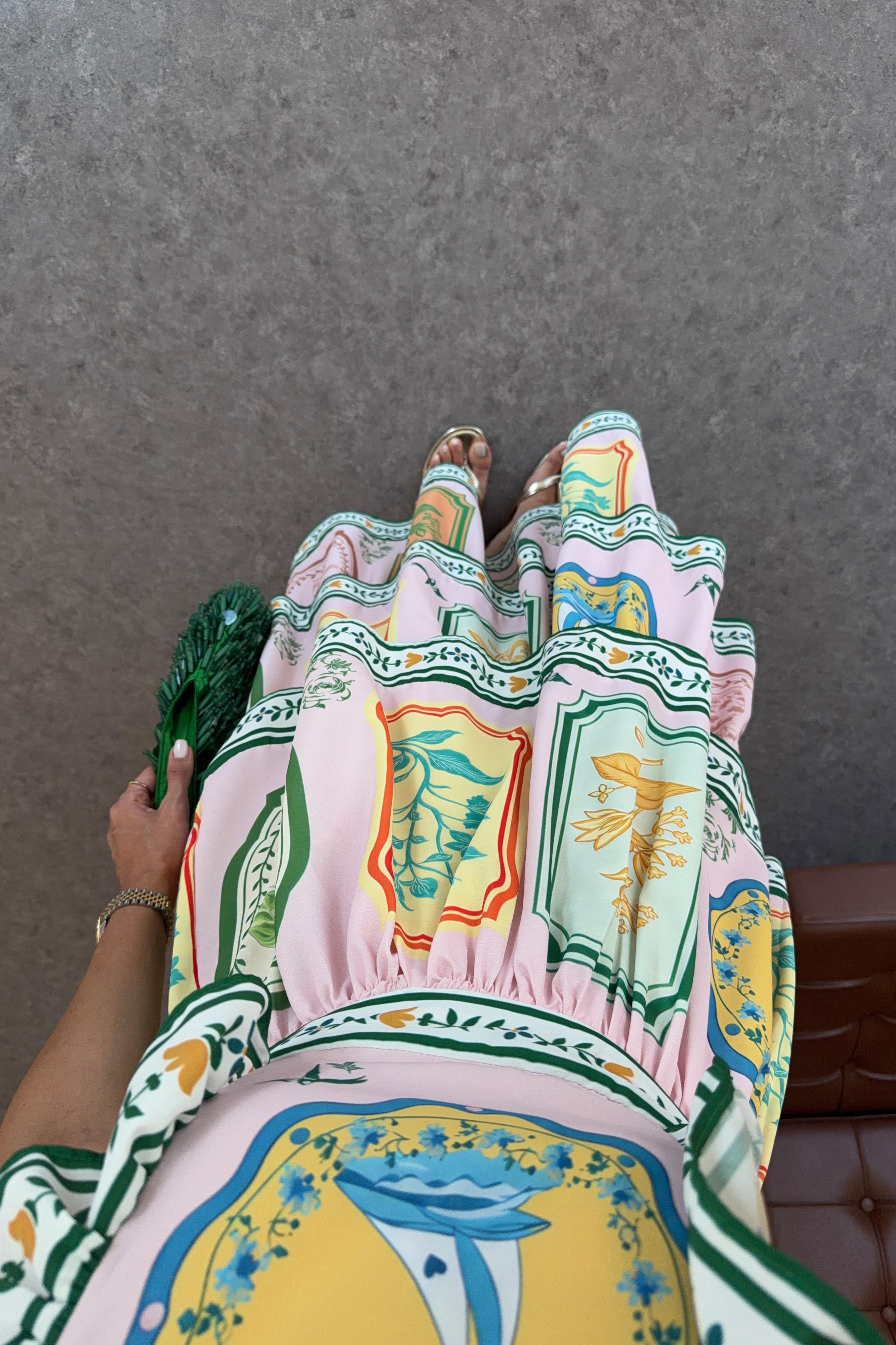 Desenli Katlı Pembe Elbise