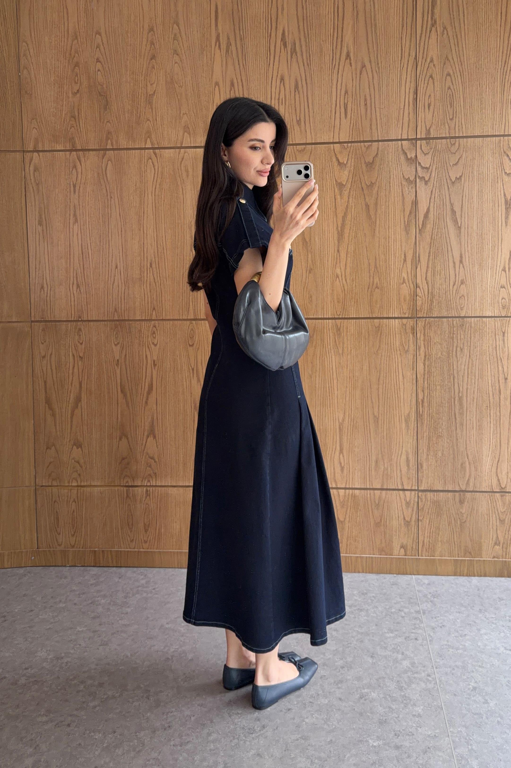 Dikişli Gold Düğmeli Maxi Likralı Denim Elbise