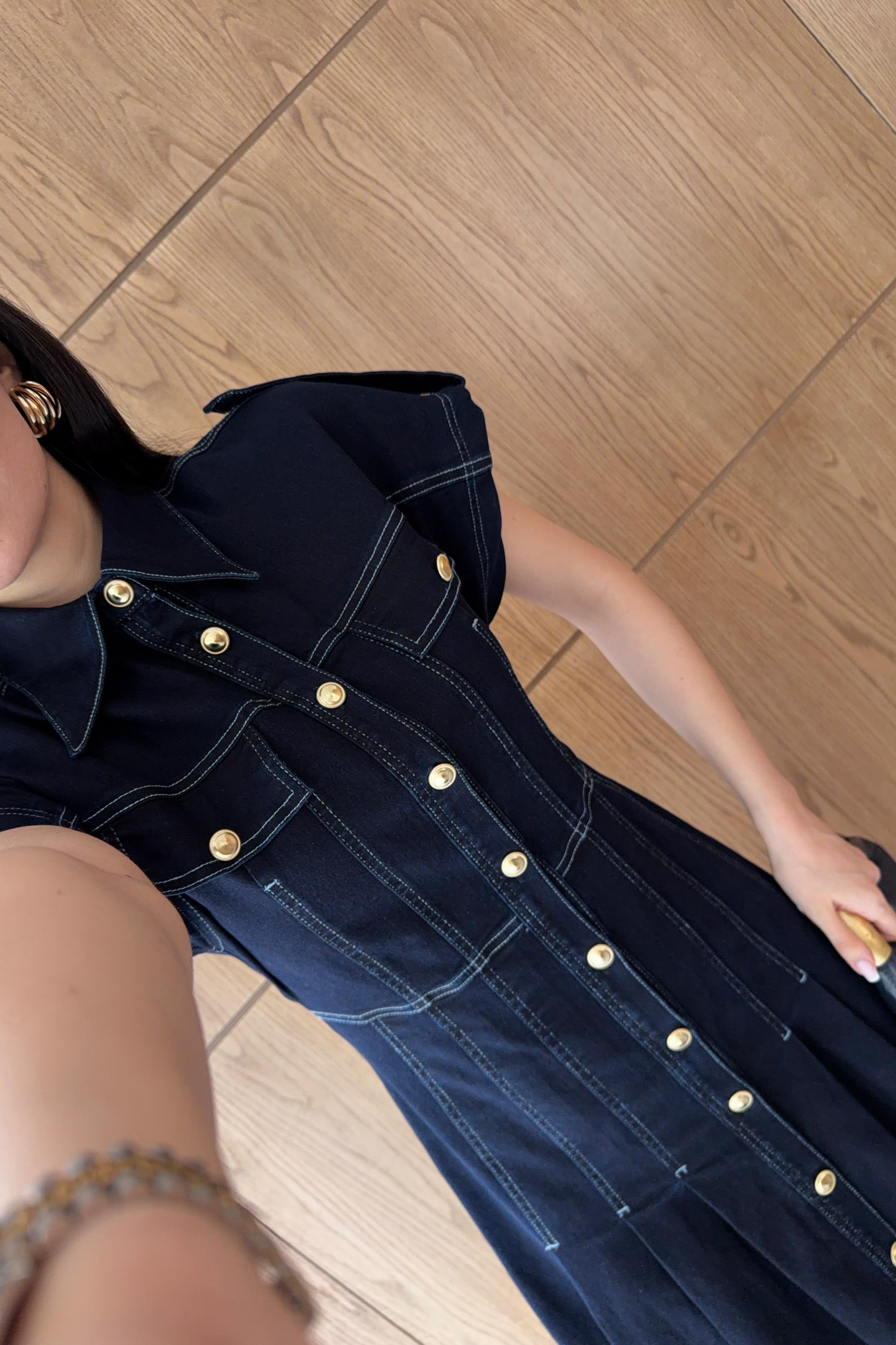 Dikişli Gold Düğmeli Maxi Likralı Denim Elbise