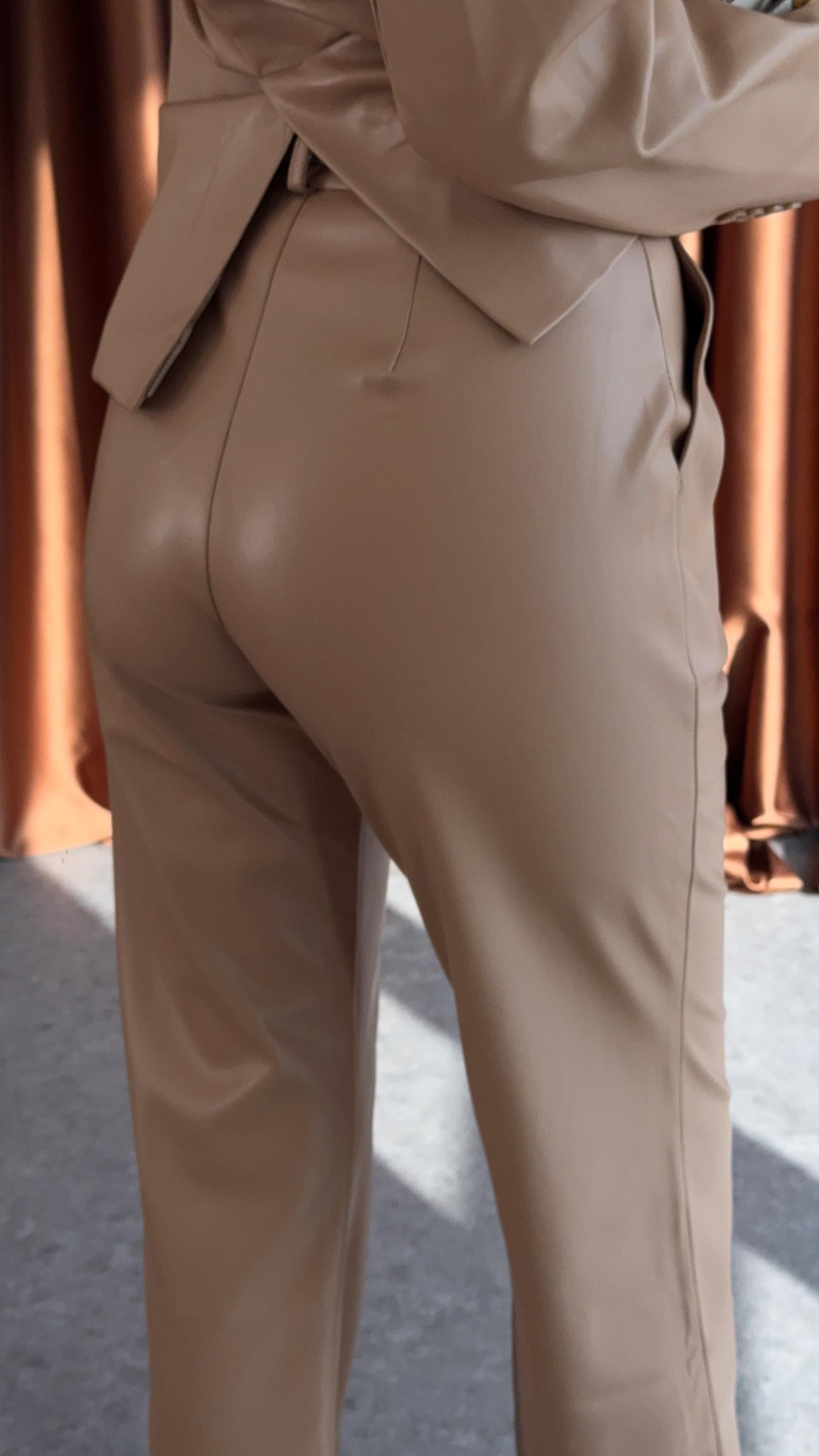 Dikişli Yumuşak Deri Krem Pantolon