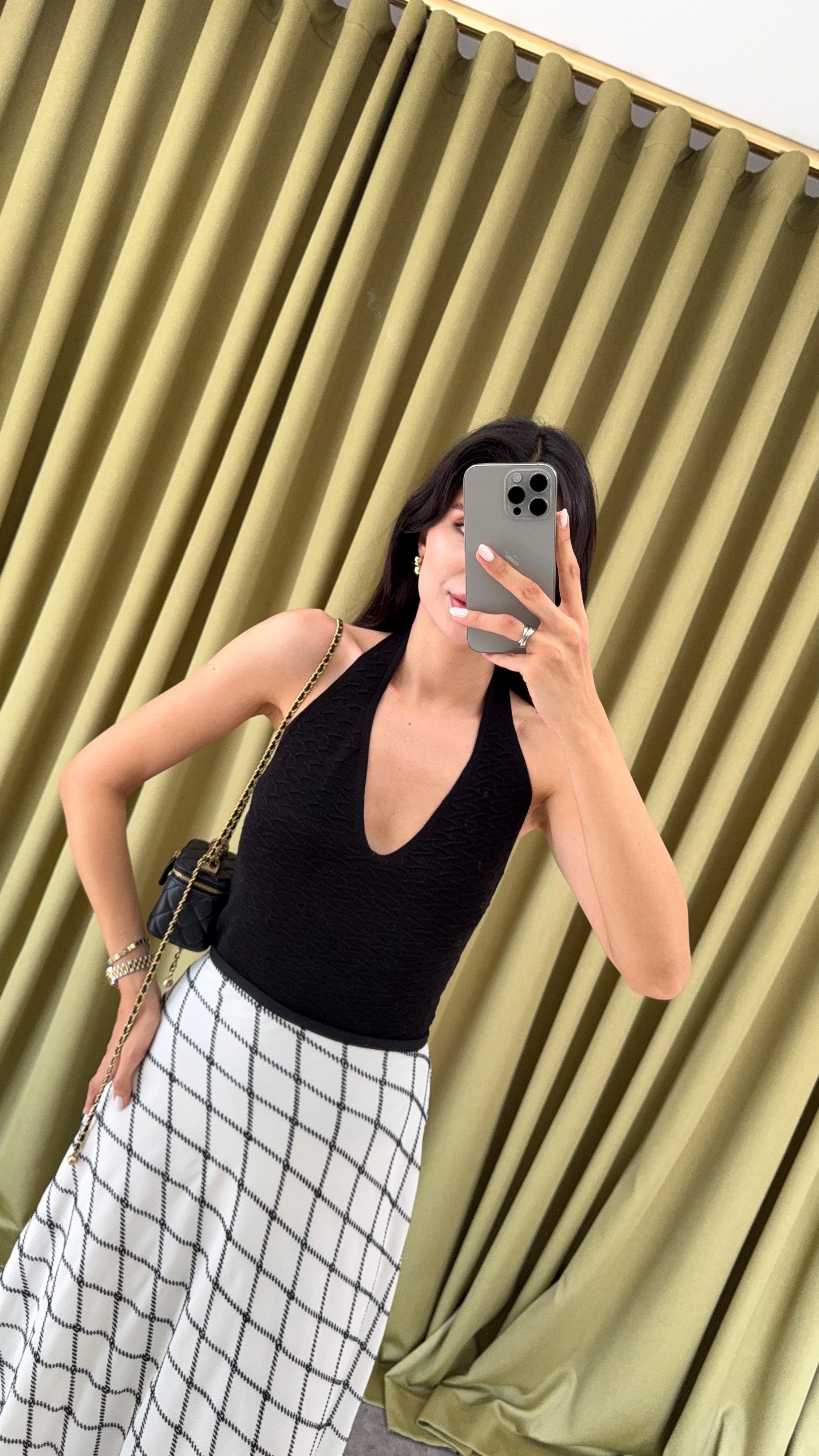 Dokulu Halter Yaka Siyah Triko