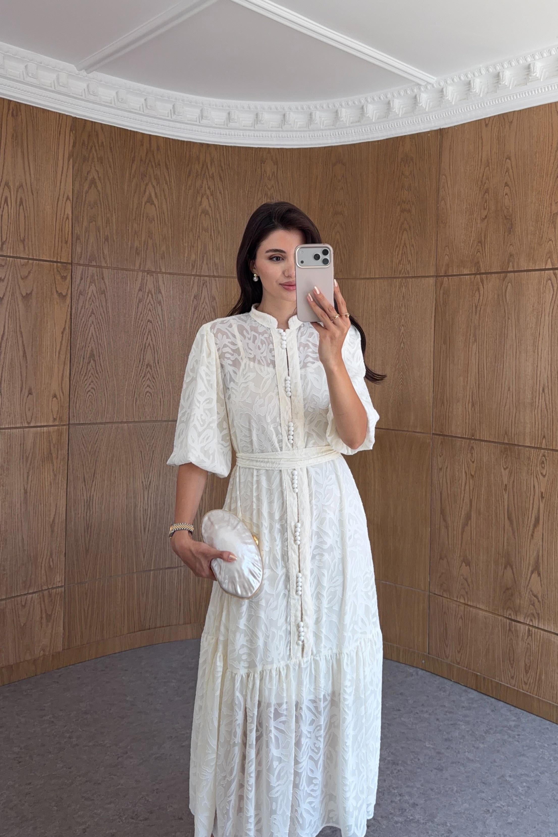 Düğme Detaylı Kuşaklı Krem Maxi Elbise