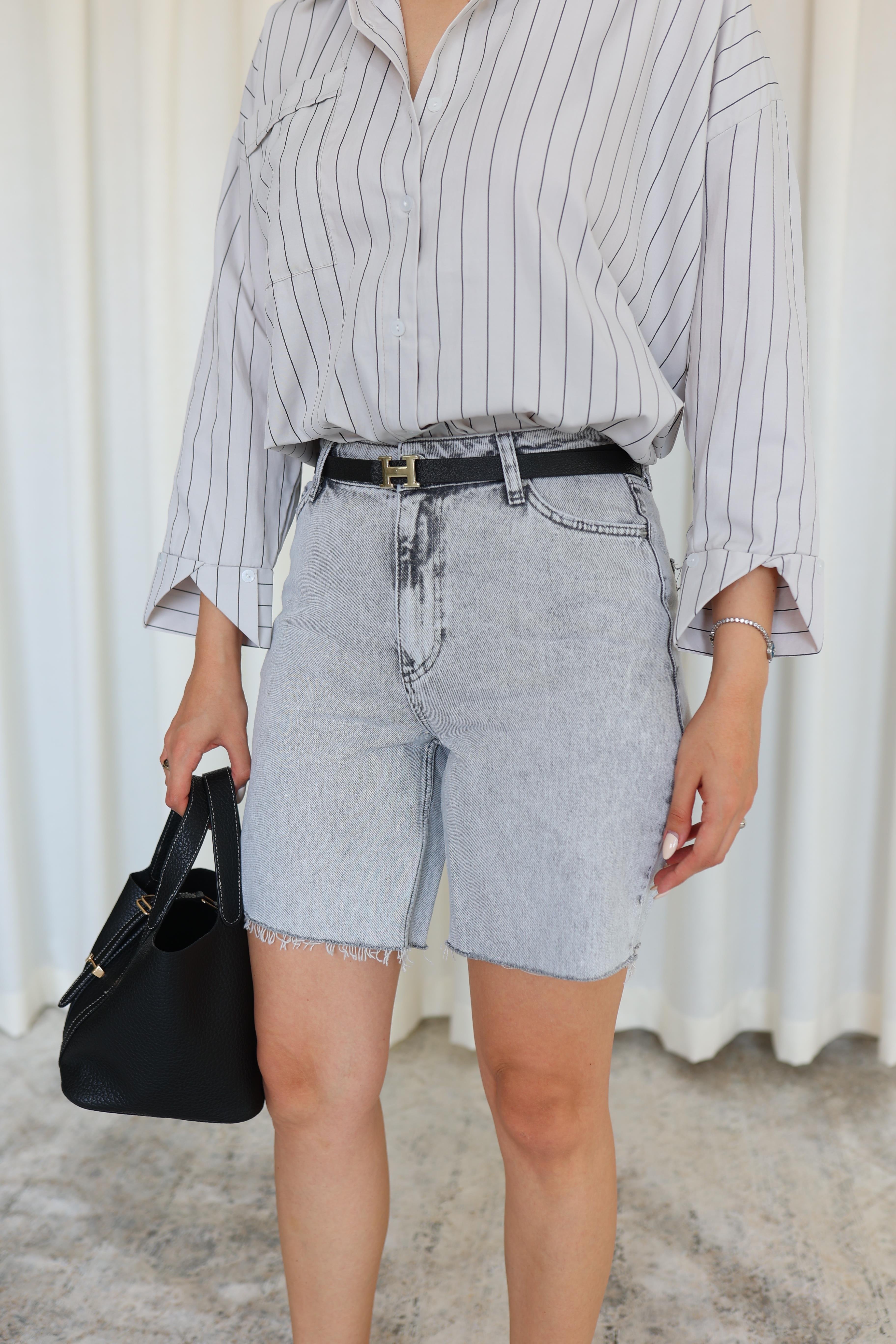 Duman Rengi Şehir Boy Denim Şort