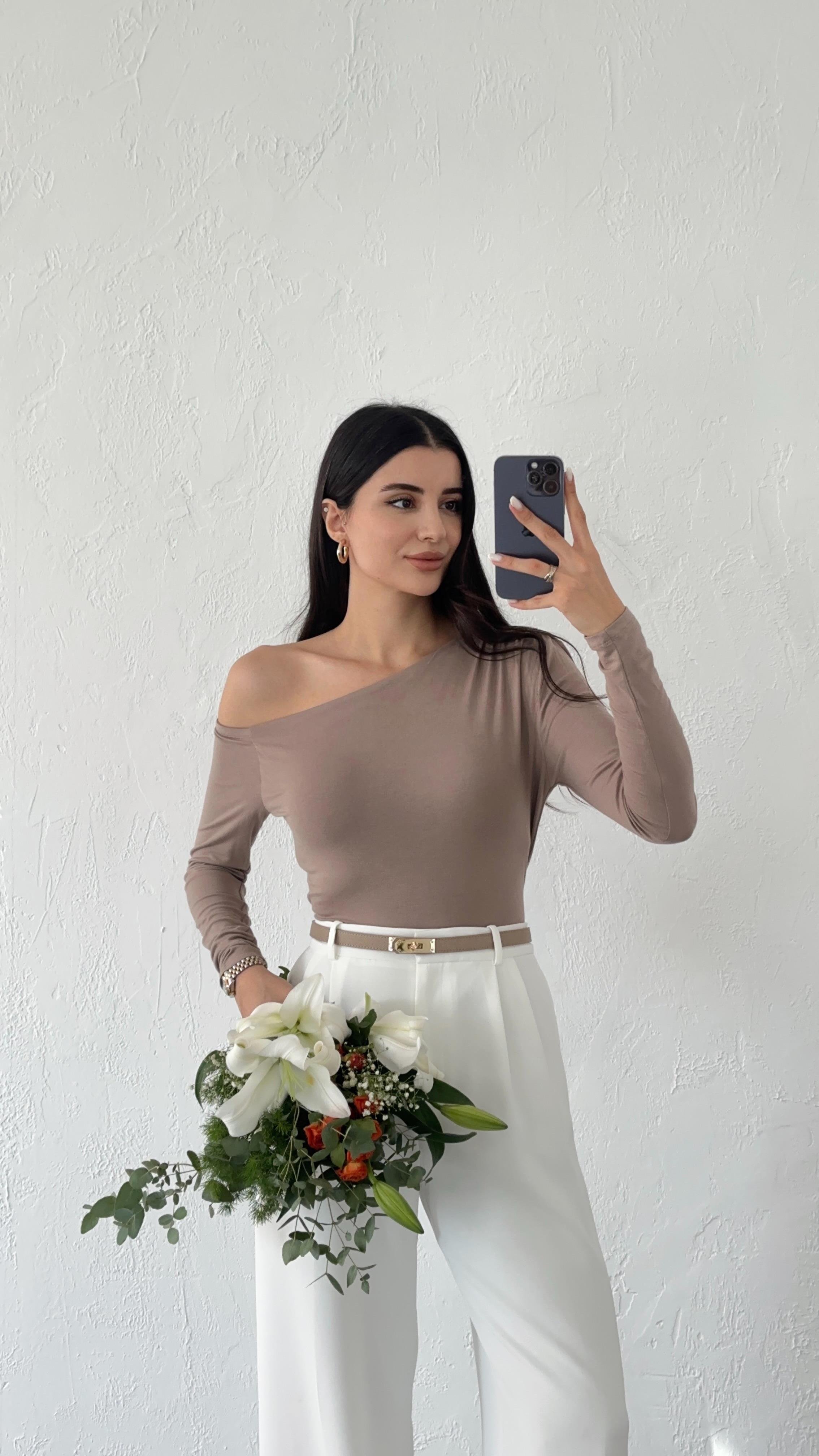 Düşük Omuzlu Likralı Basic Vizon Bluz