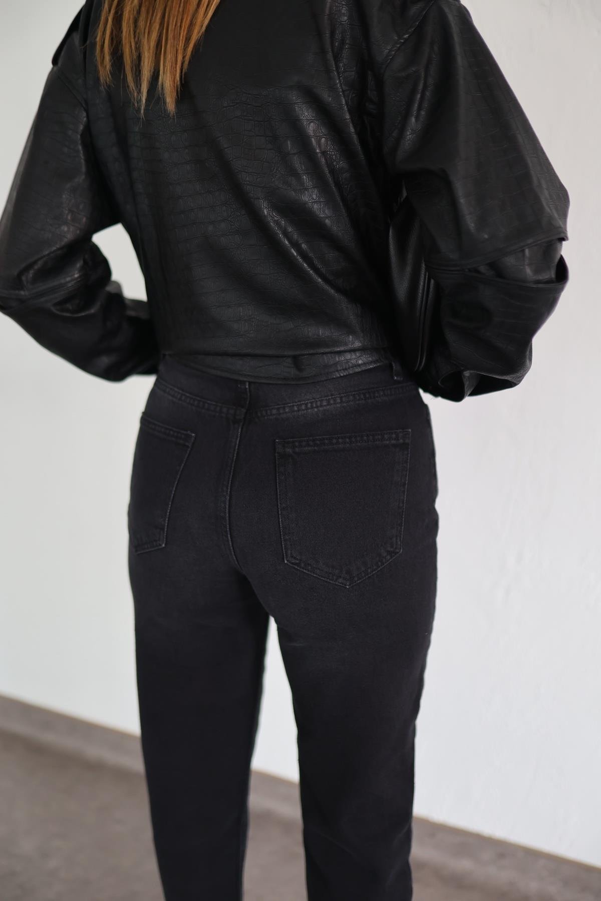 Eskitme Siyah Mom Jean