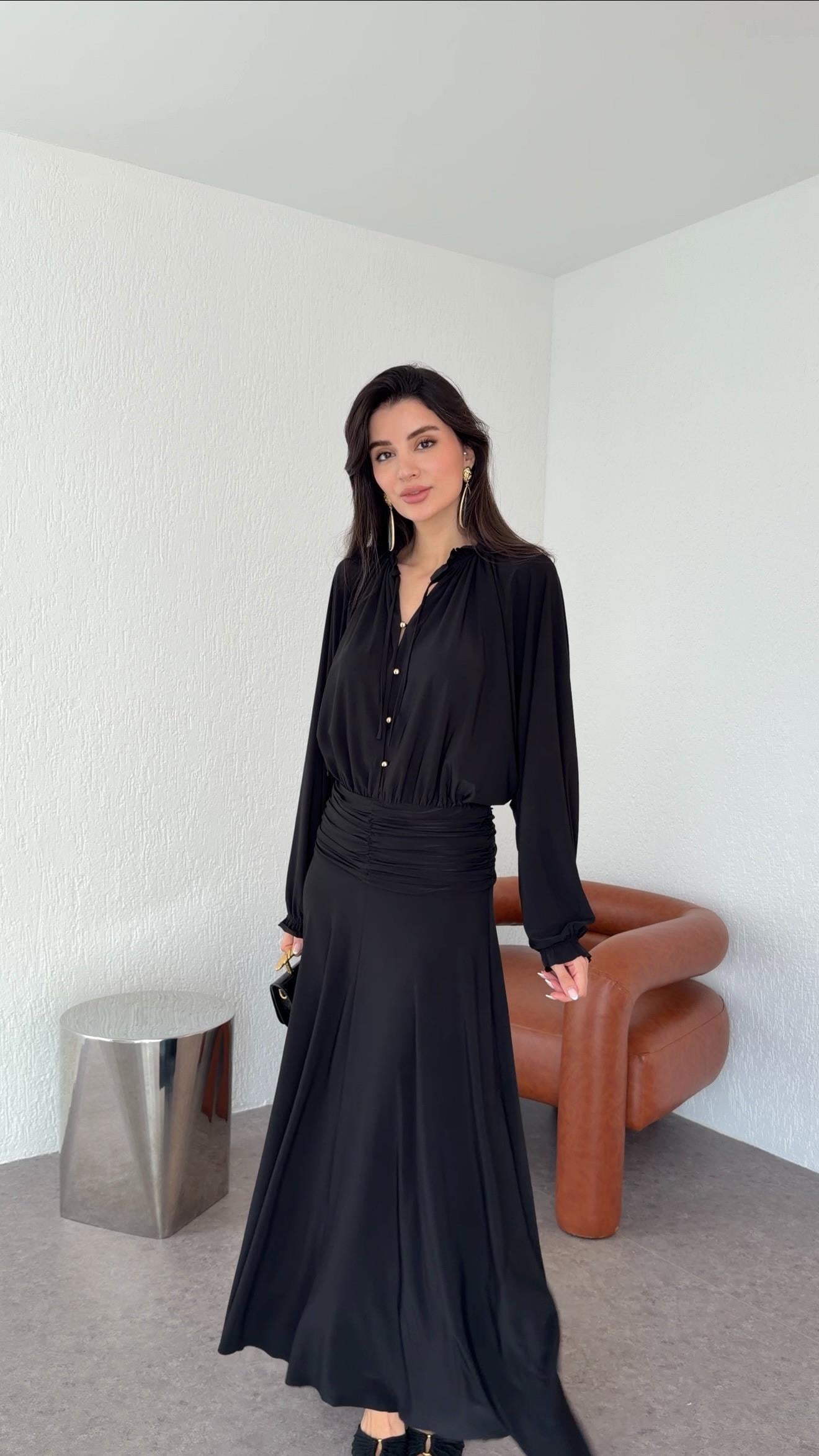 Fırfırlı Yaka Maxi Siyah Elbise