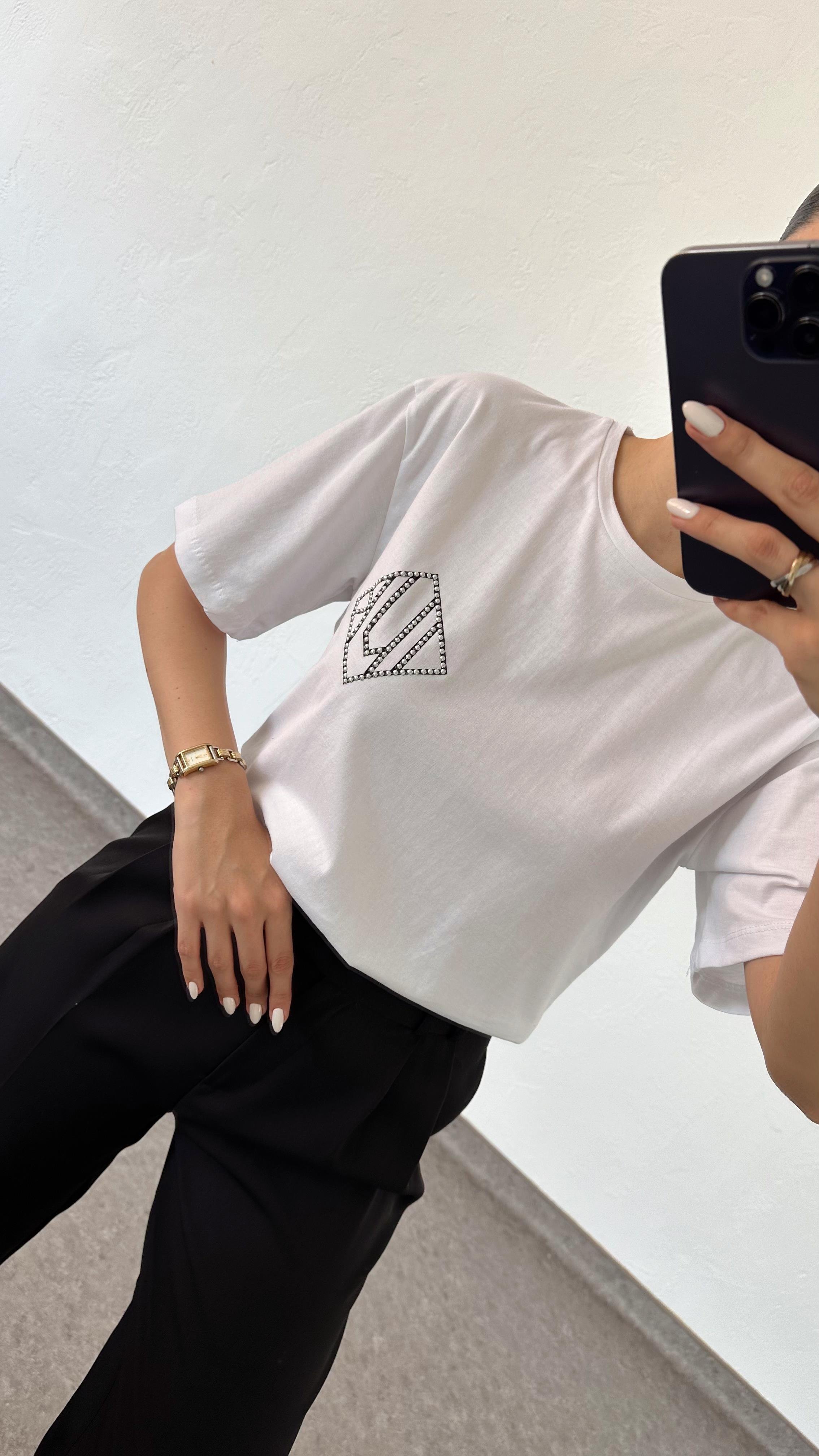 Göğüs Taşlı Beyaz Tshirt