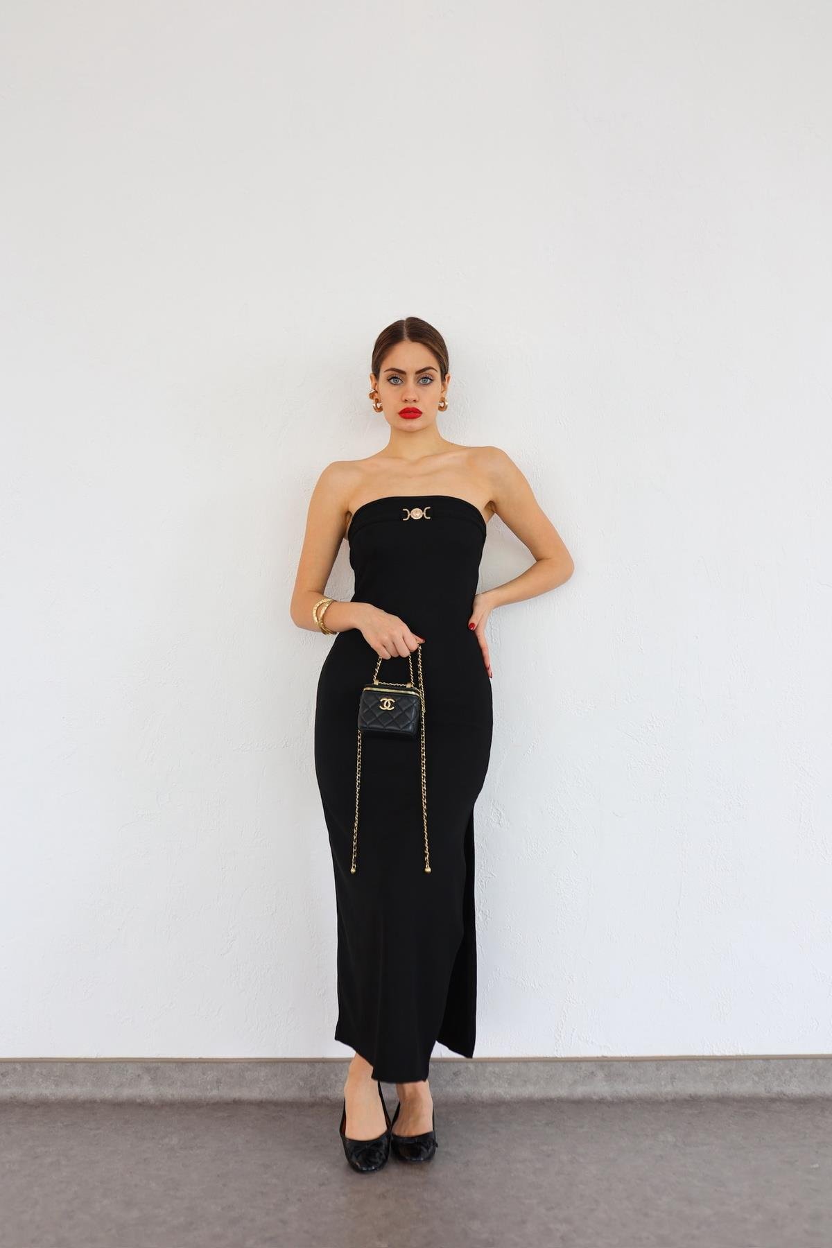 Gold Detaylı Siyah Elbise