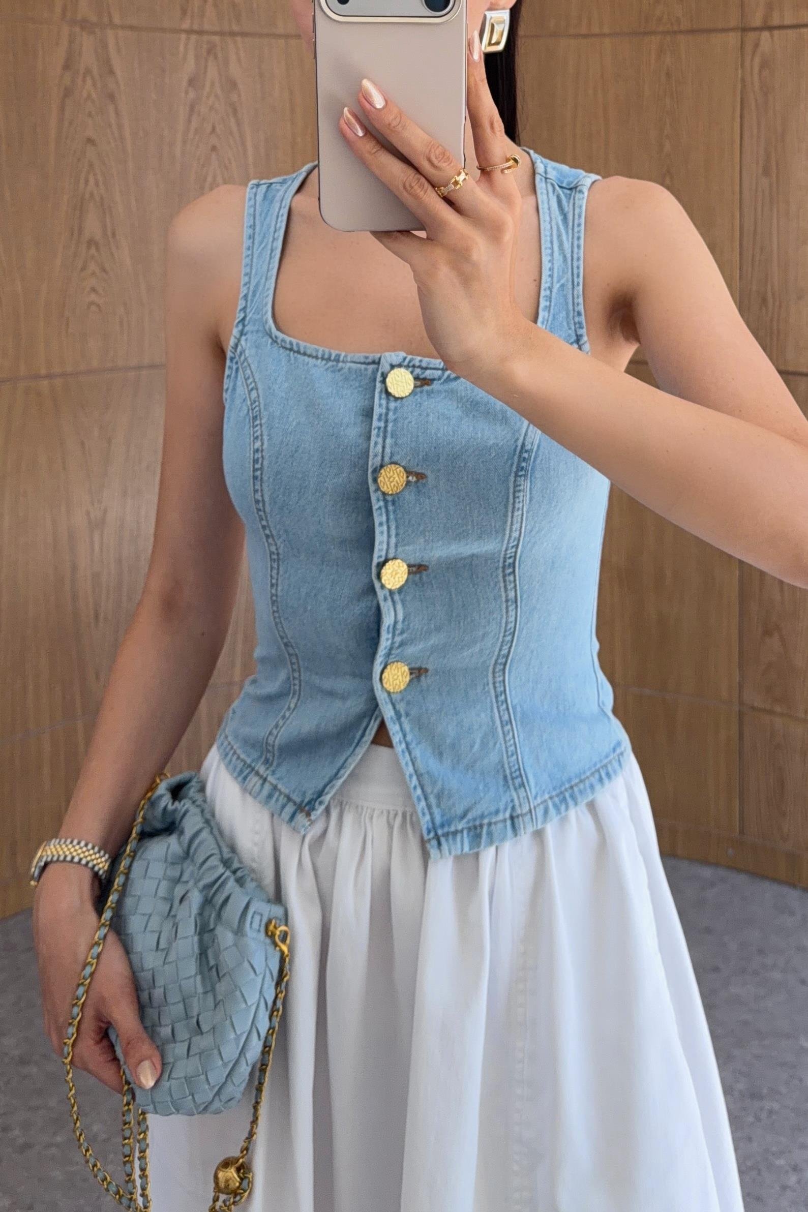 Gold Düğmeli Açık Mavi Denim Yelek