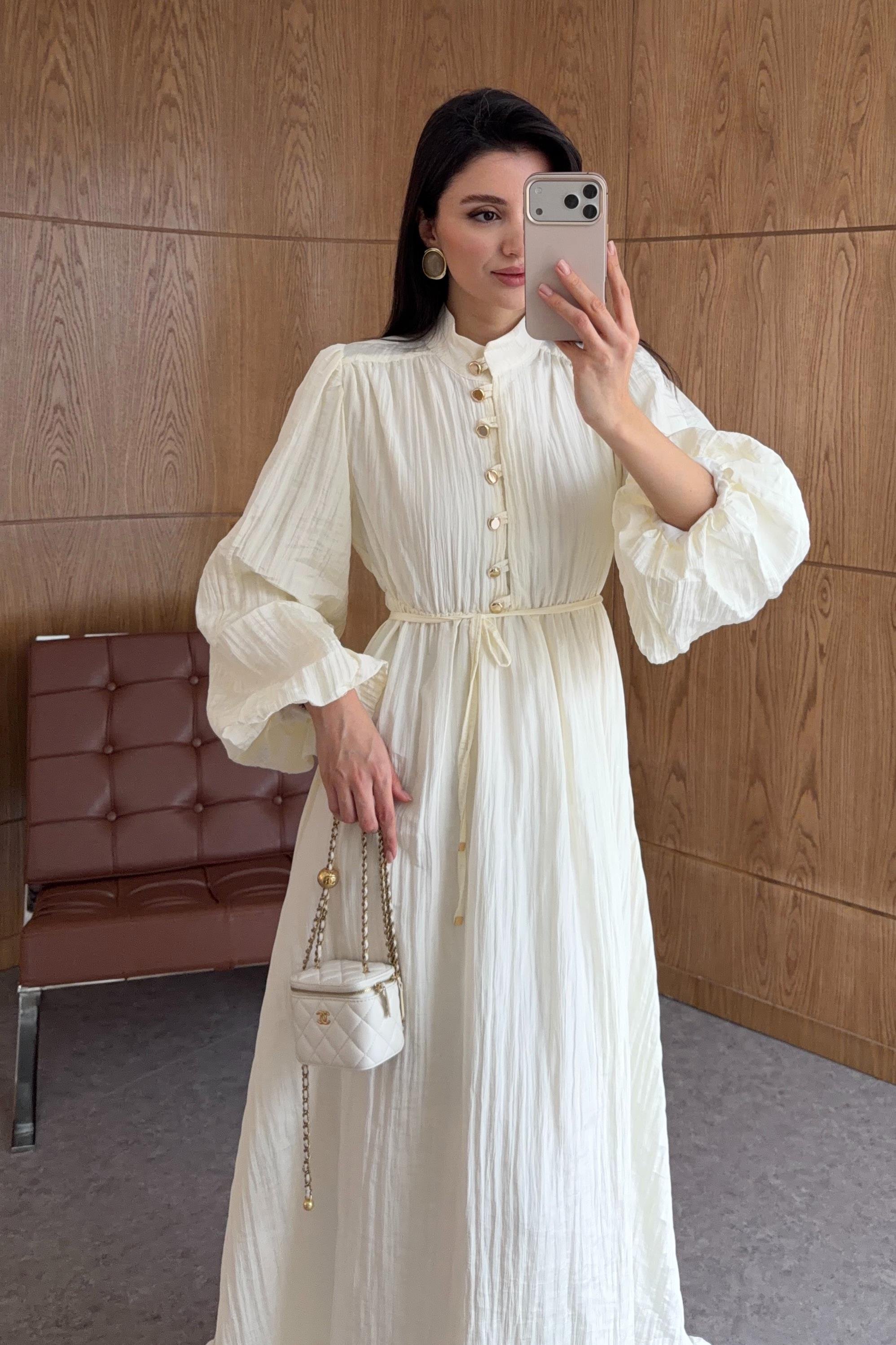 Gold Düğmeli Piliseli Ekru Elbise