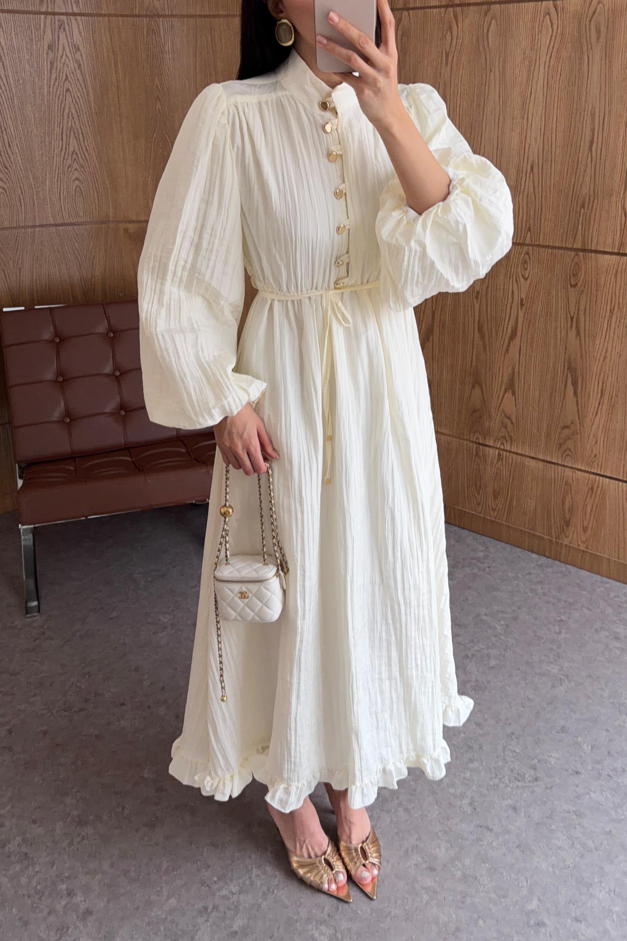 Gold Düğmeli Piliseli Ekru Elbise