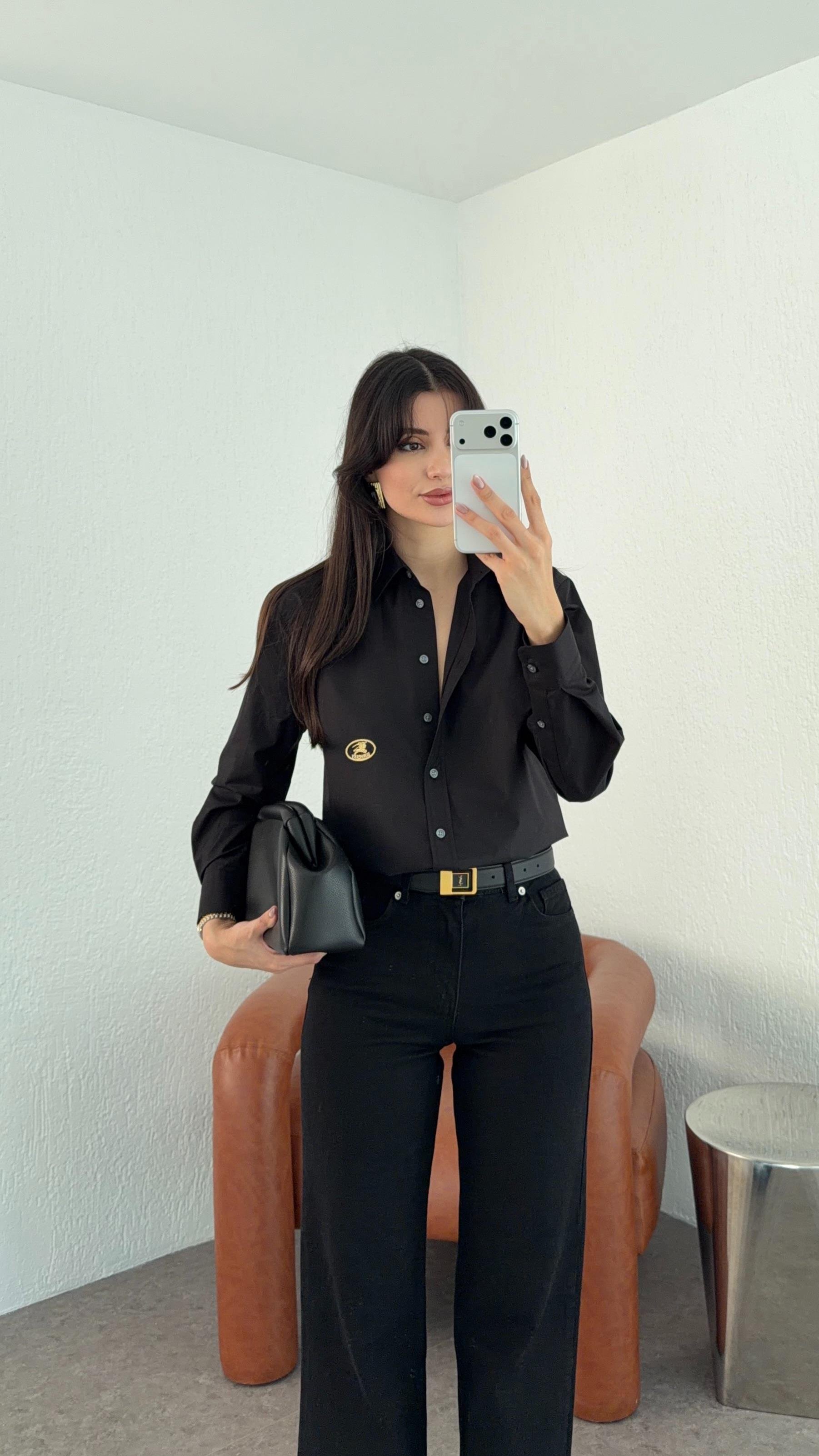 Gold Logolu Siyah Gömlek