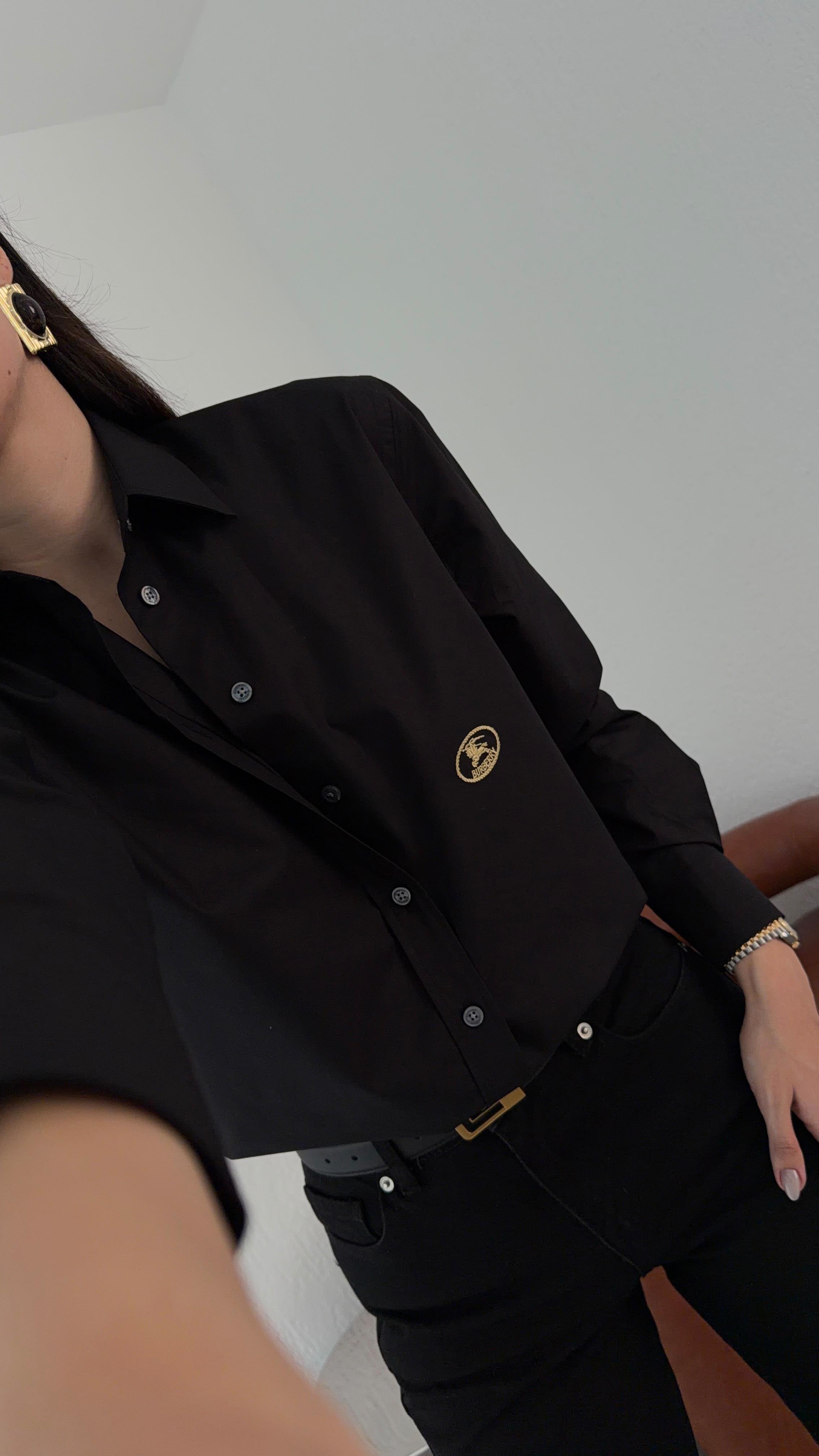 Gold Logolu Siyah Gömlek