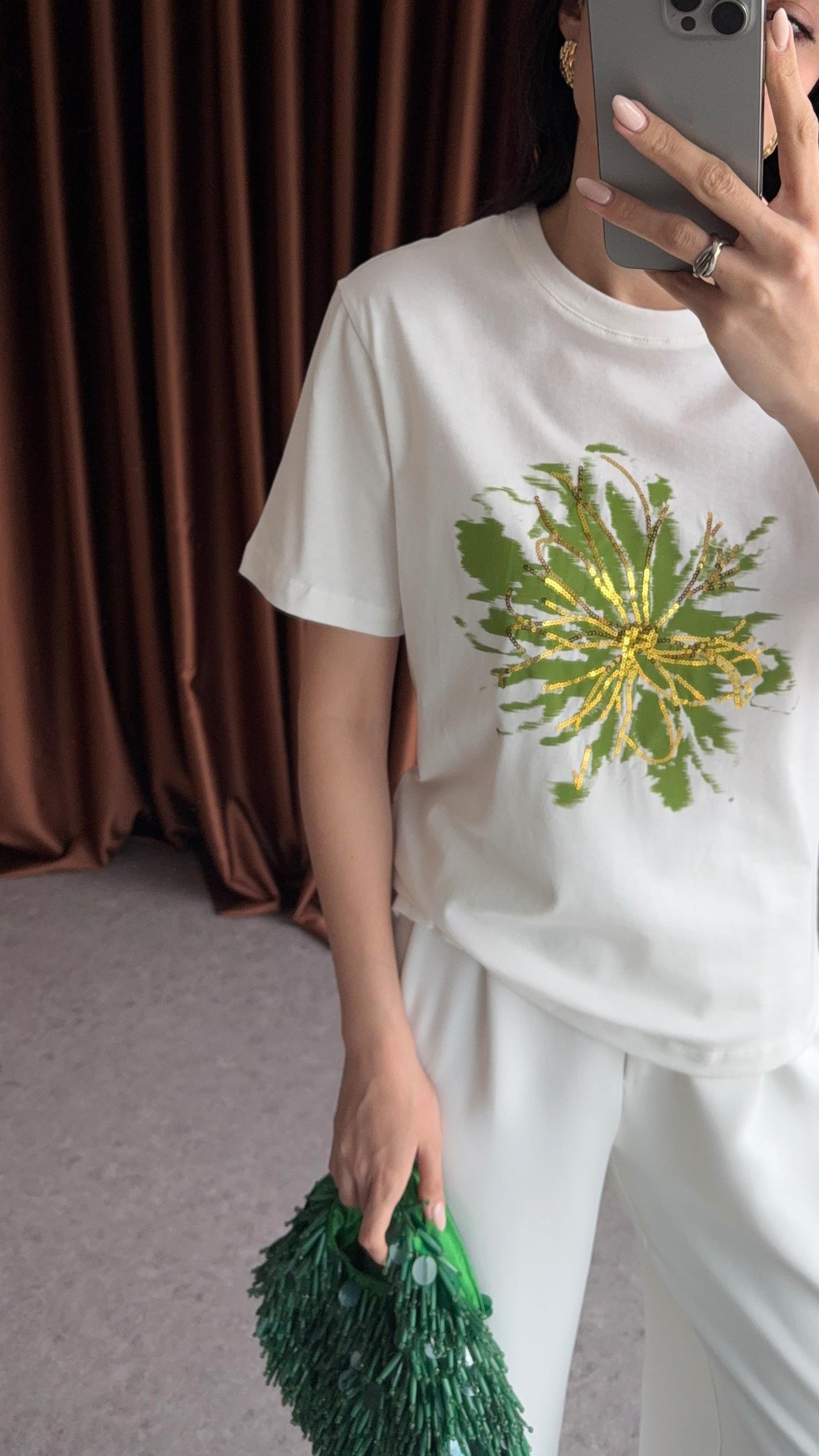 Gold Pullu Beyaz Tshirt