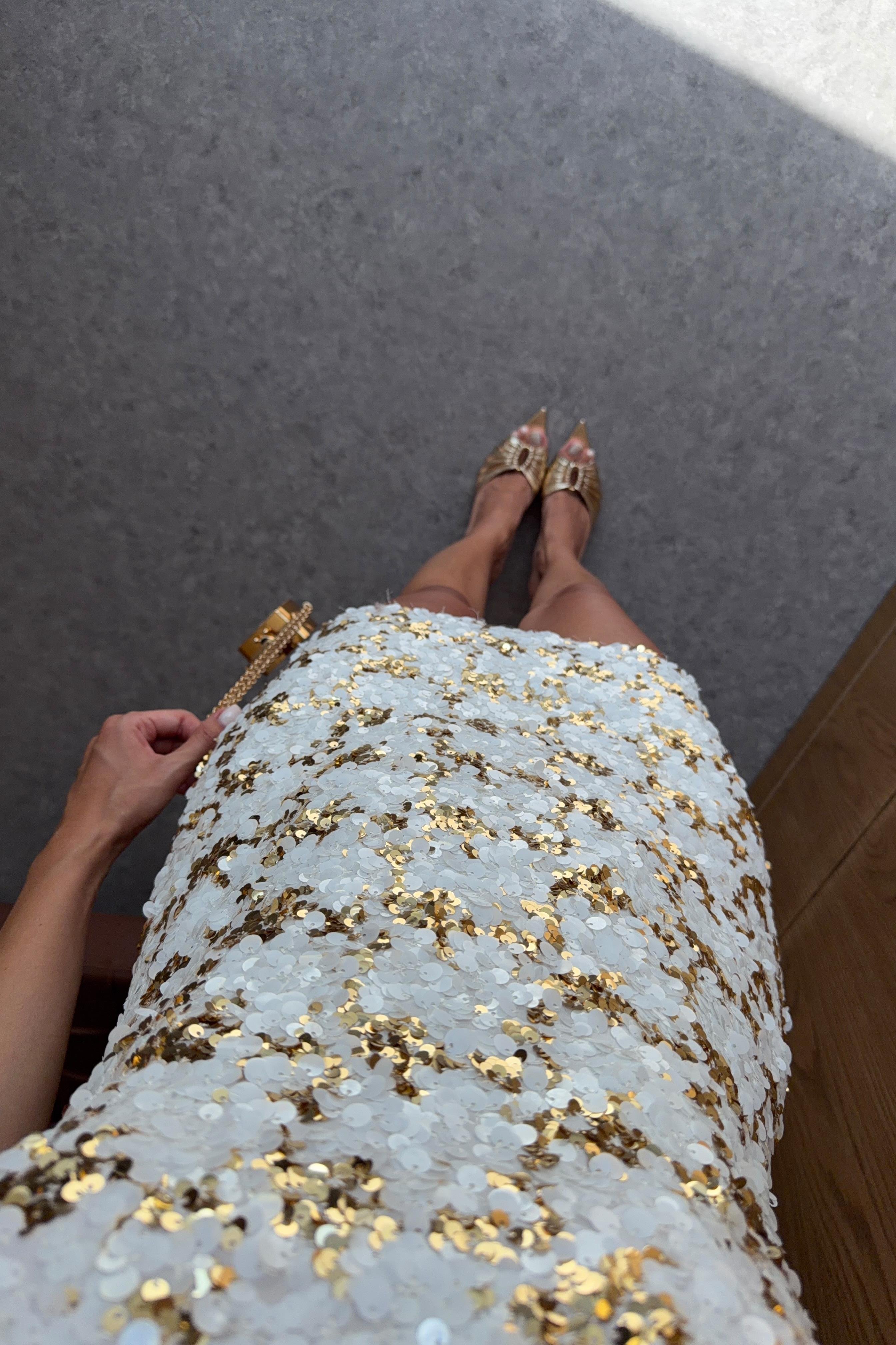 Gold Pullu Mini Elbise