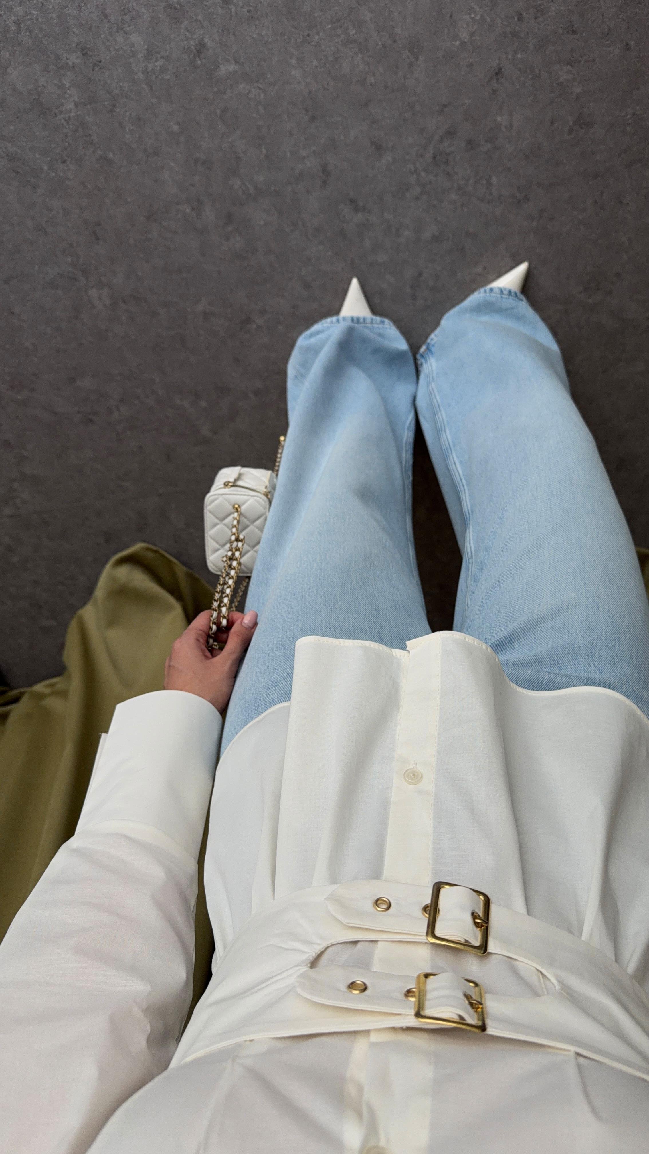 Gold Tokalı Beyaz Gömlek