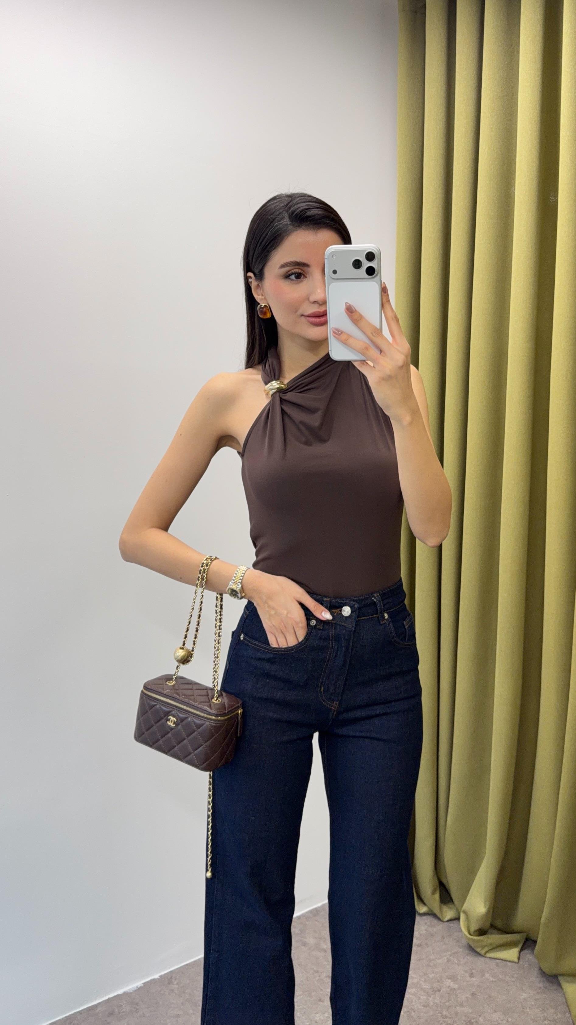 Gold Tokalı Tek Omuz Kahve Bluz