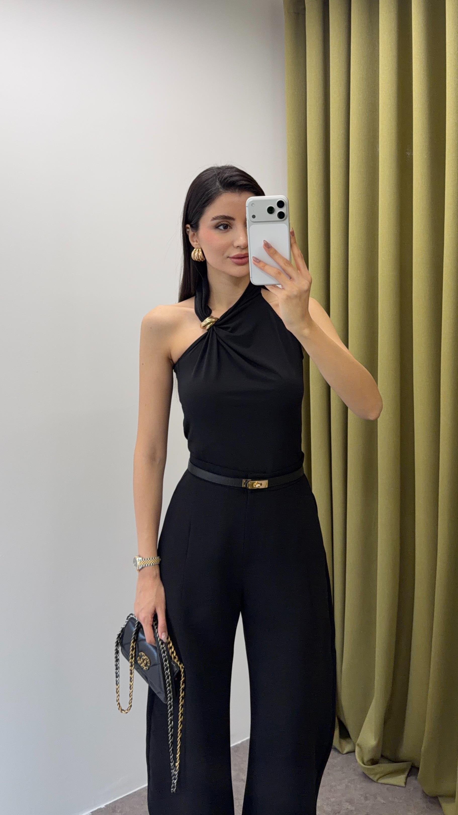 Gold Tokalı Tek Omuz Siyah Bluz