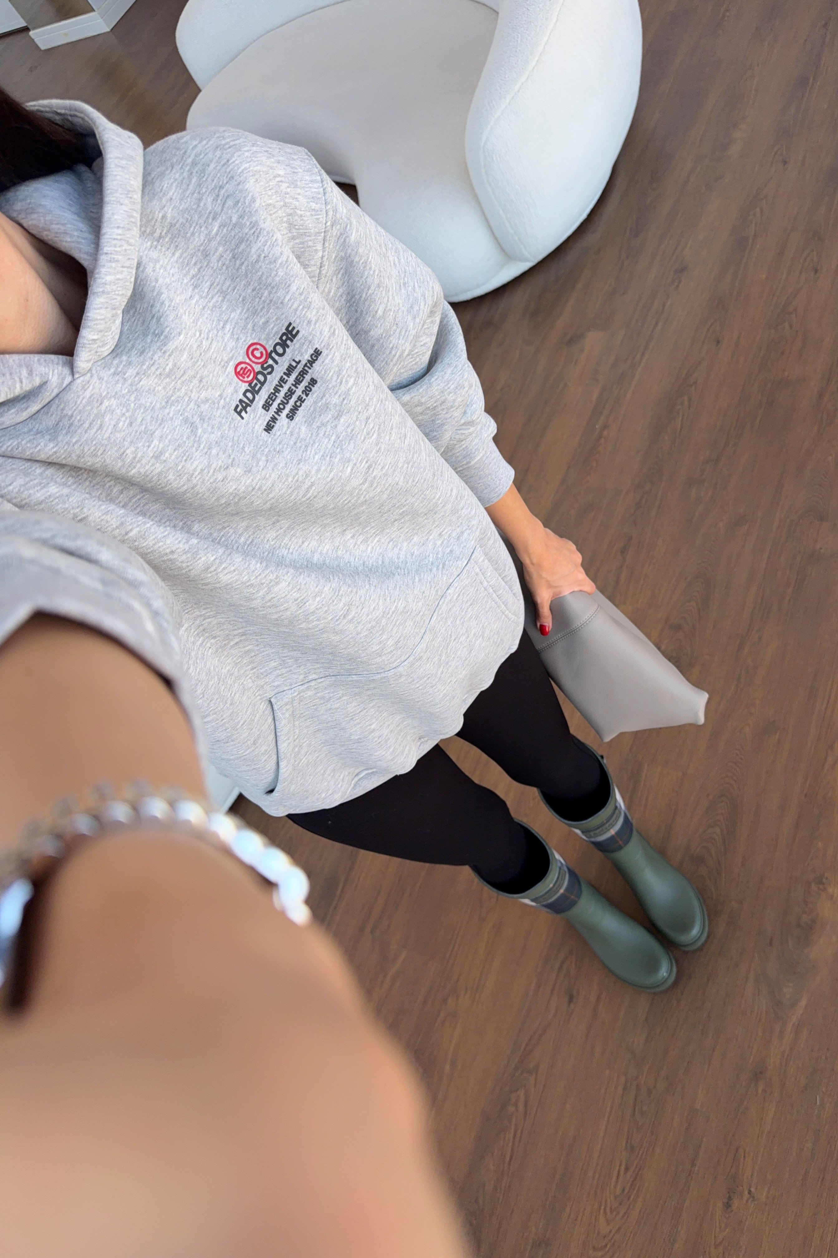 Gri Kapüşonlu Sırt Baskılı Sweatshirt