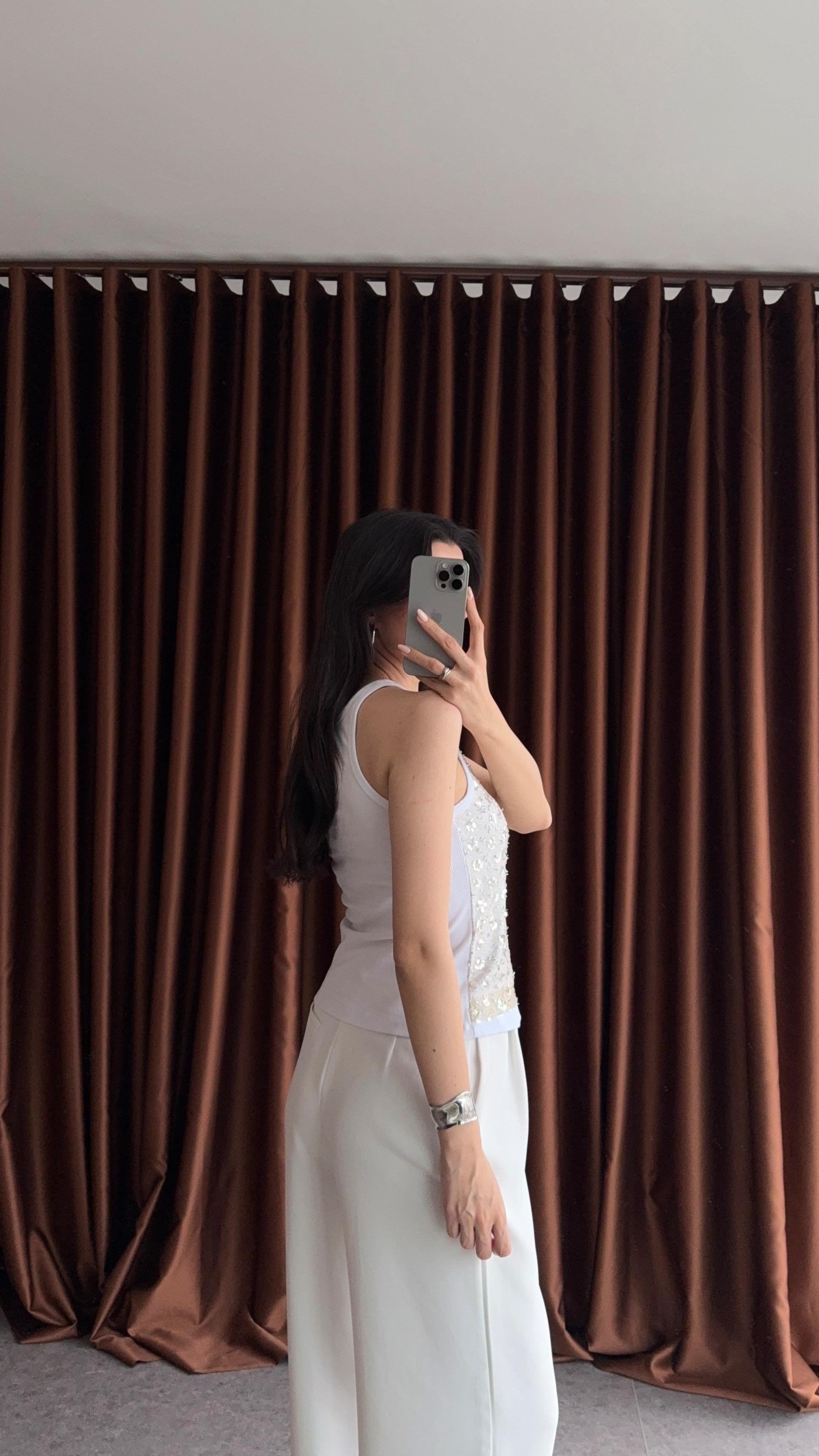 Halter Yaka Taşlı Ekru Bluz