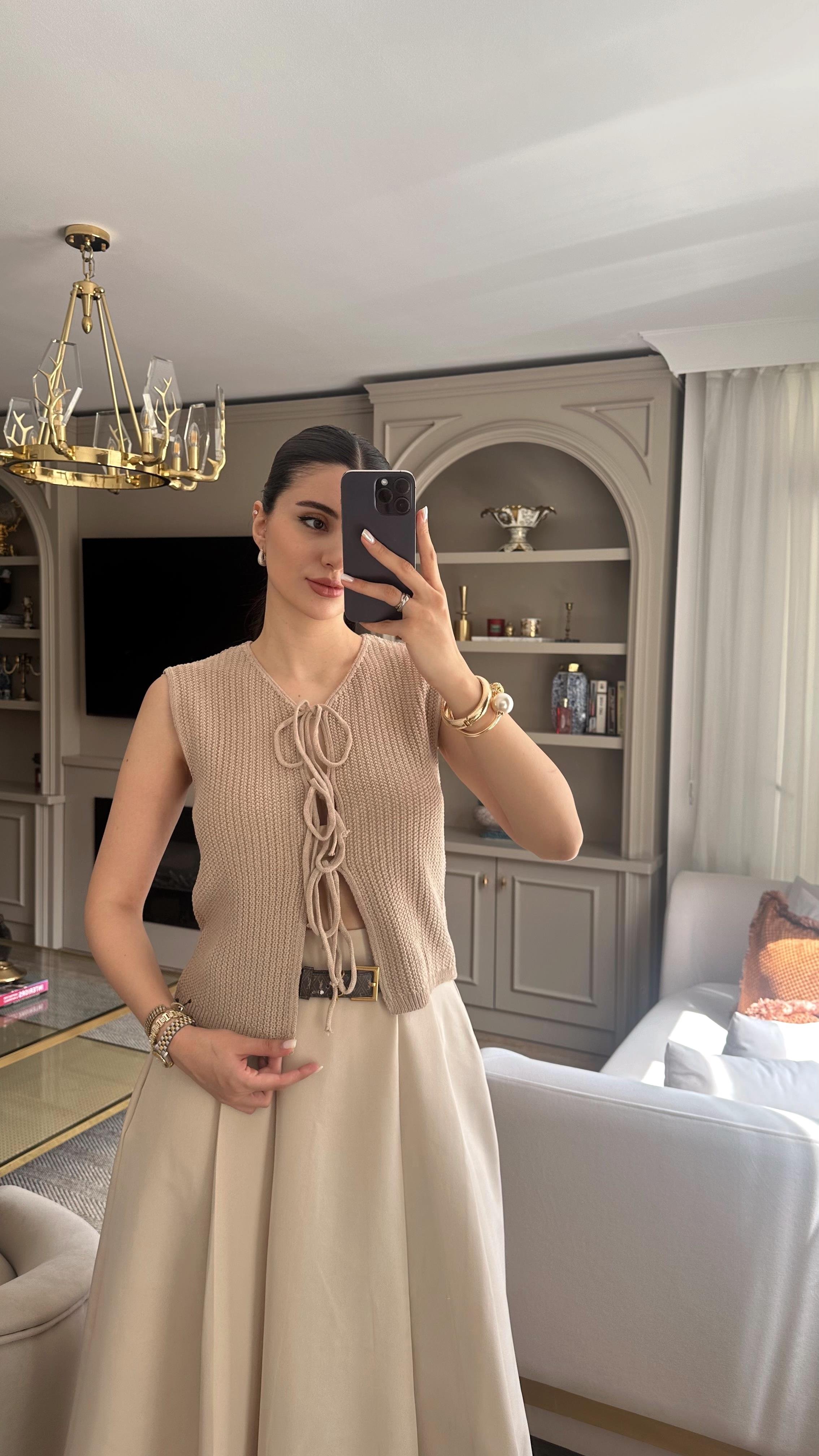 İpli Triko Krem Yelek