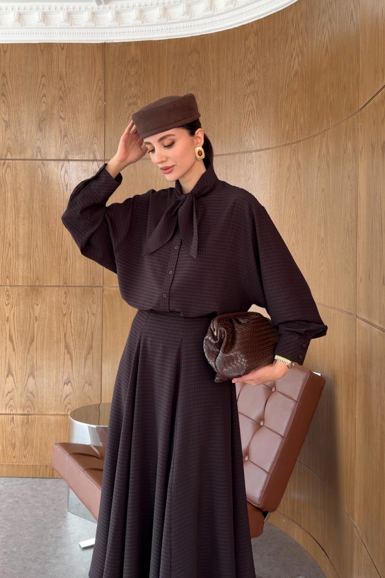 Kahve-Siyah Gömlek-Etek Takım