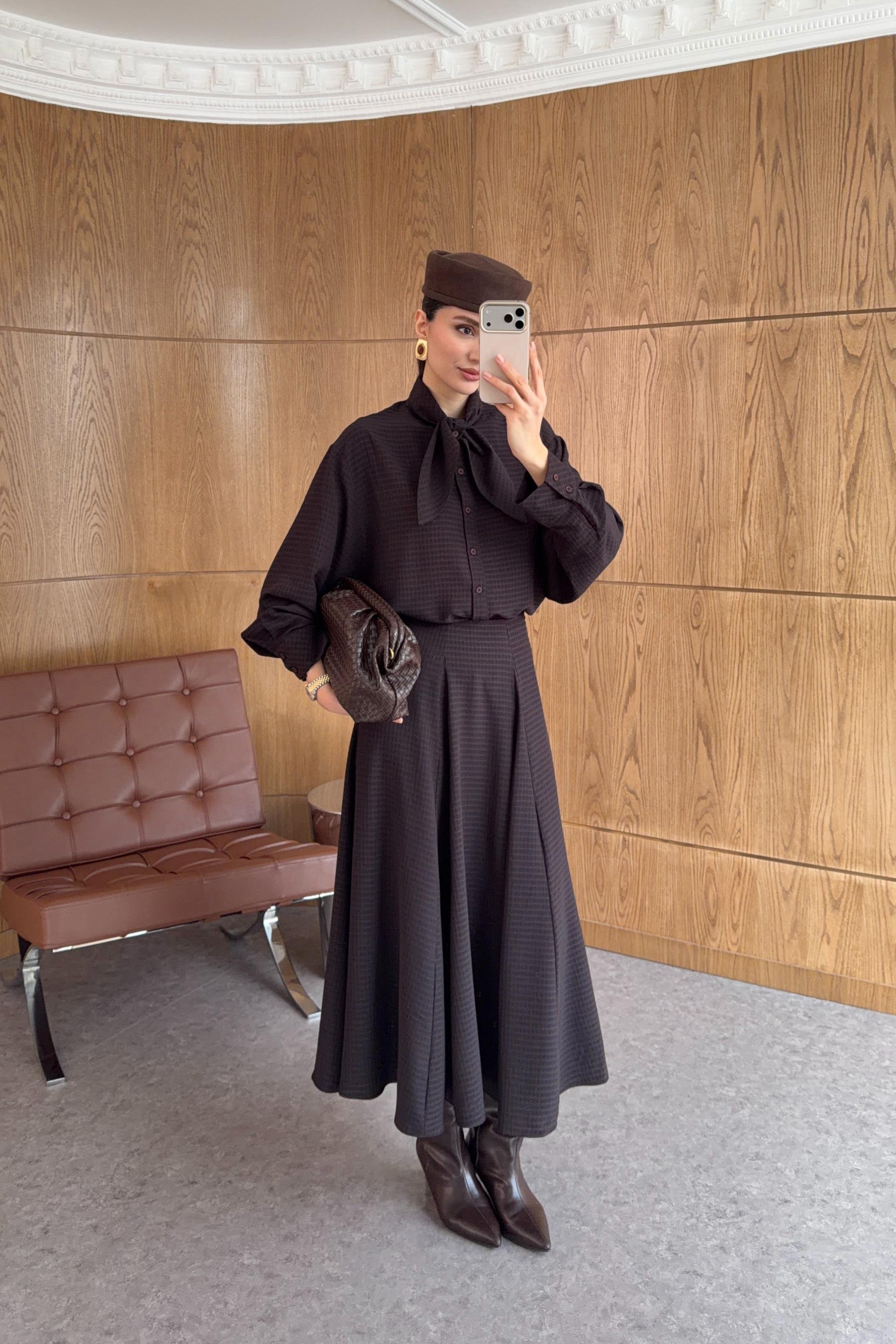 Kahve-Siyah Gömlek-Etek Takım