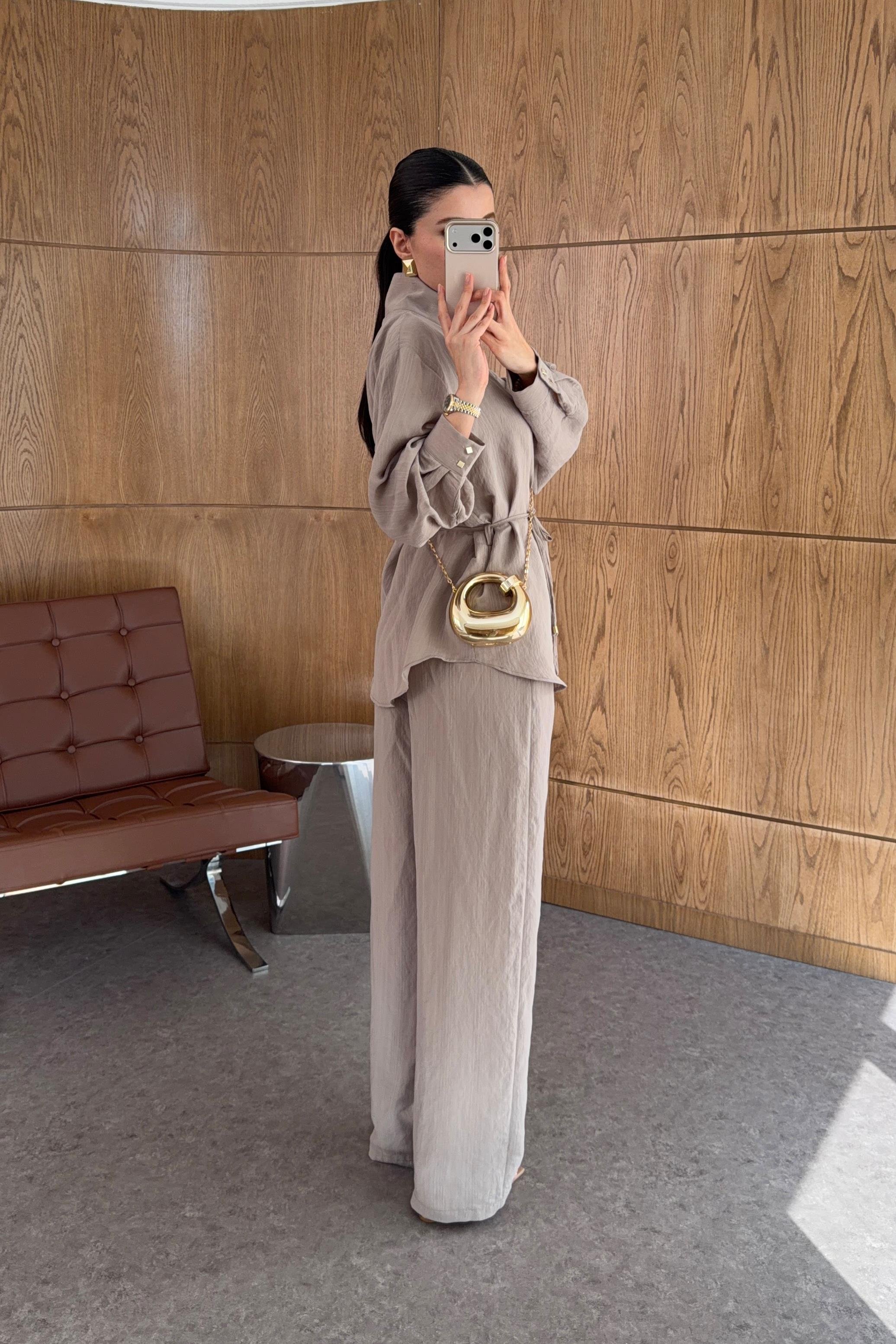 Kare Gold Düğmeli Vizon Takım