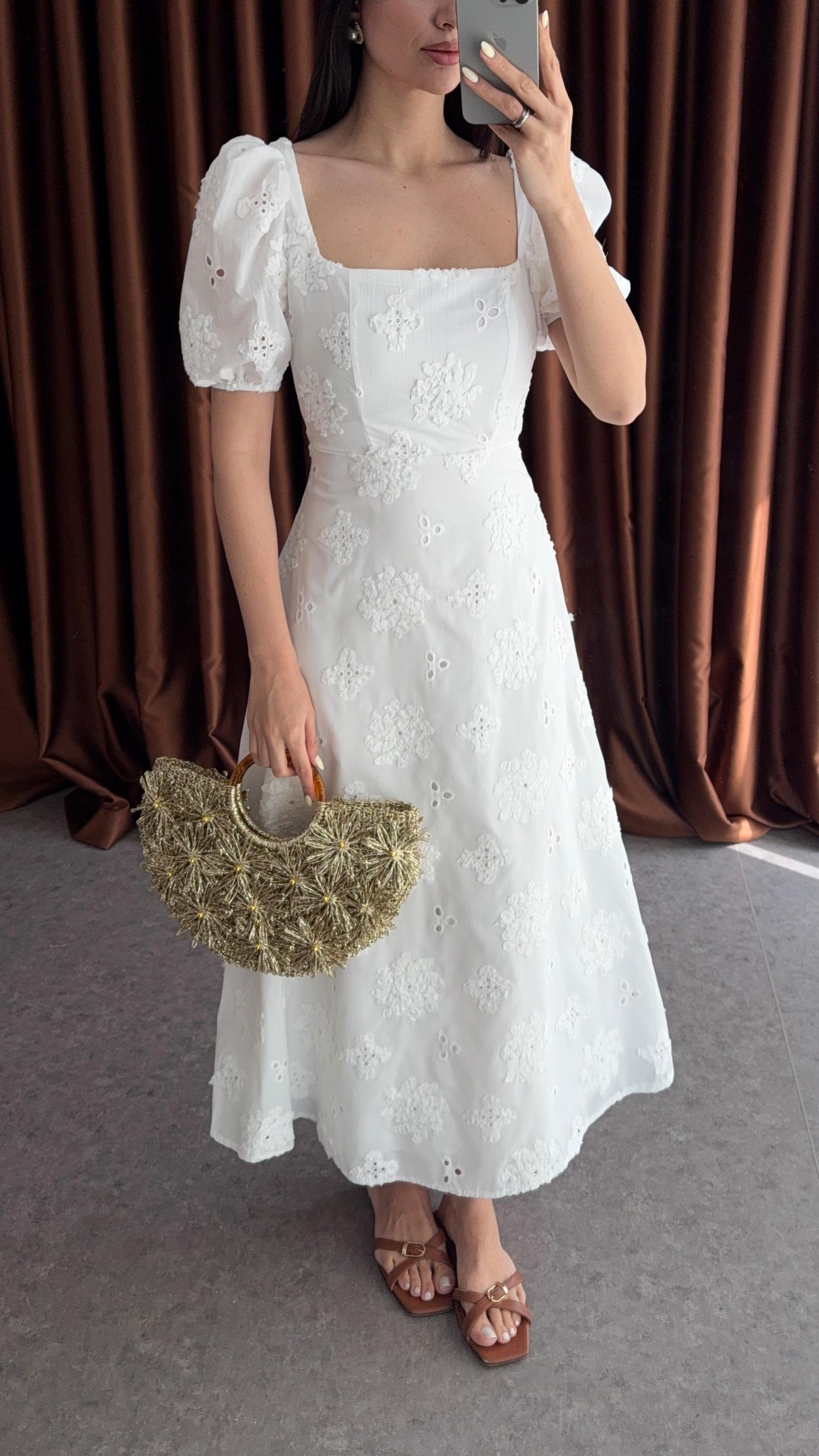 Kare Yaka Beyaz Fisto Elbise