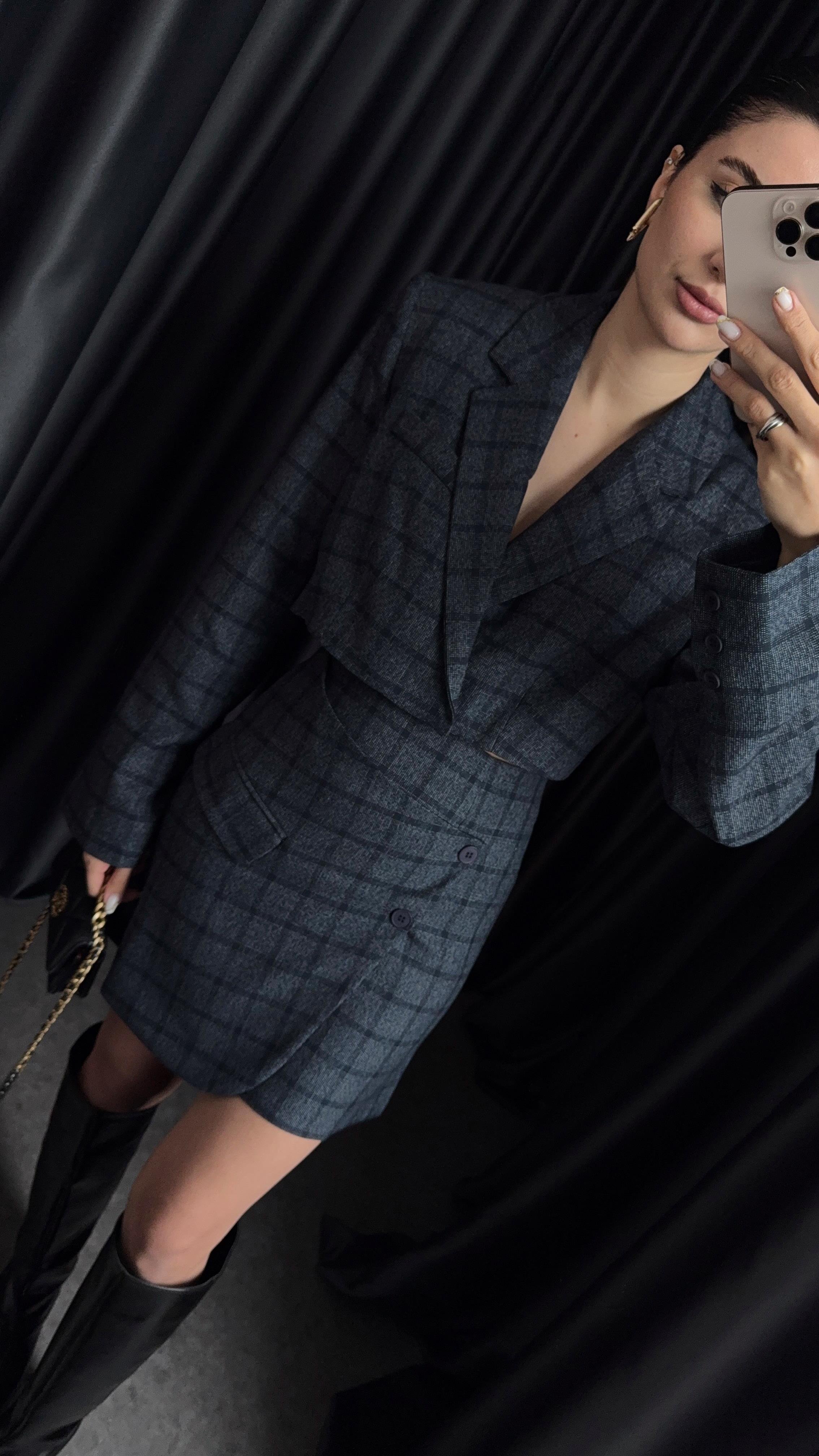 Kareli Lacivert Etek