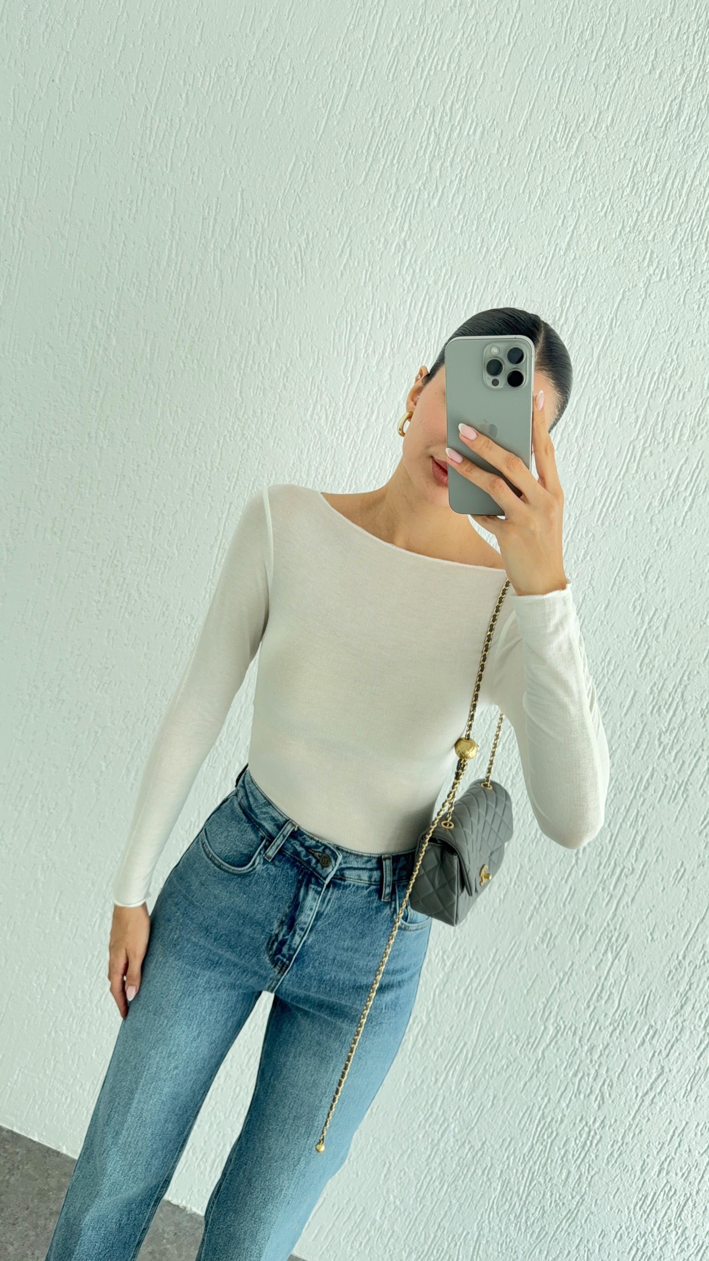 Kayık Yaka Transparan Modal Ekru Basic Bluz