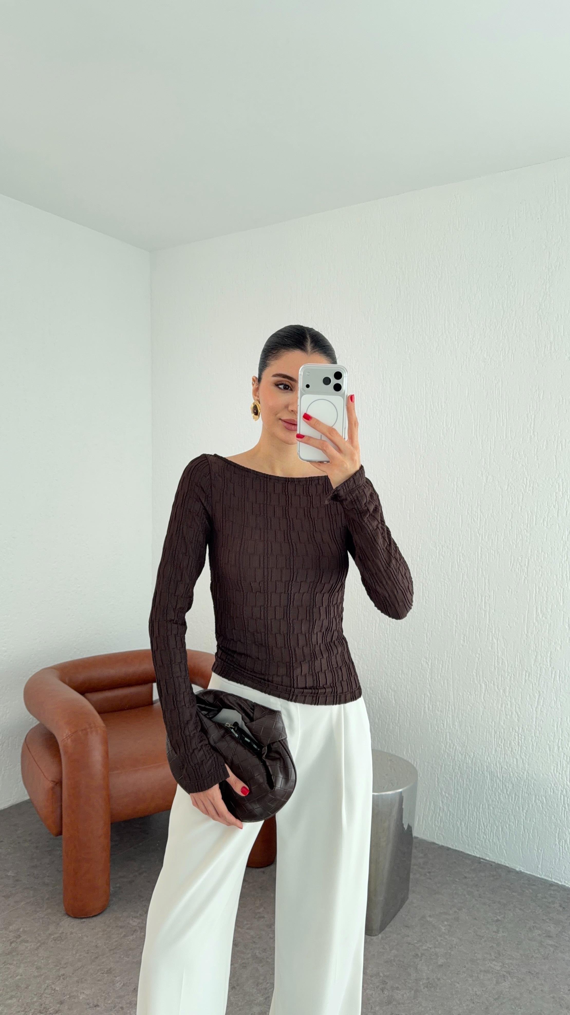 Kendinden Desenli Kahve Bluz