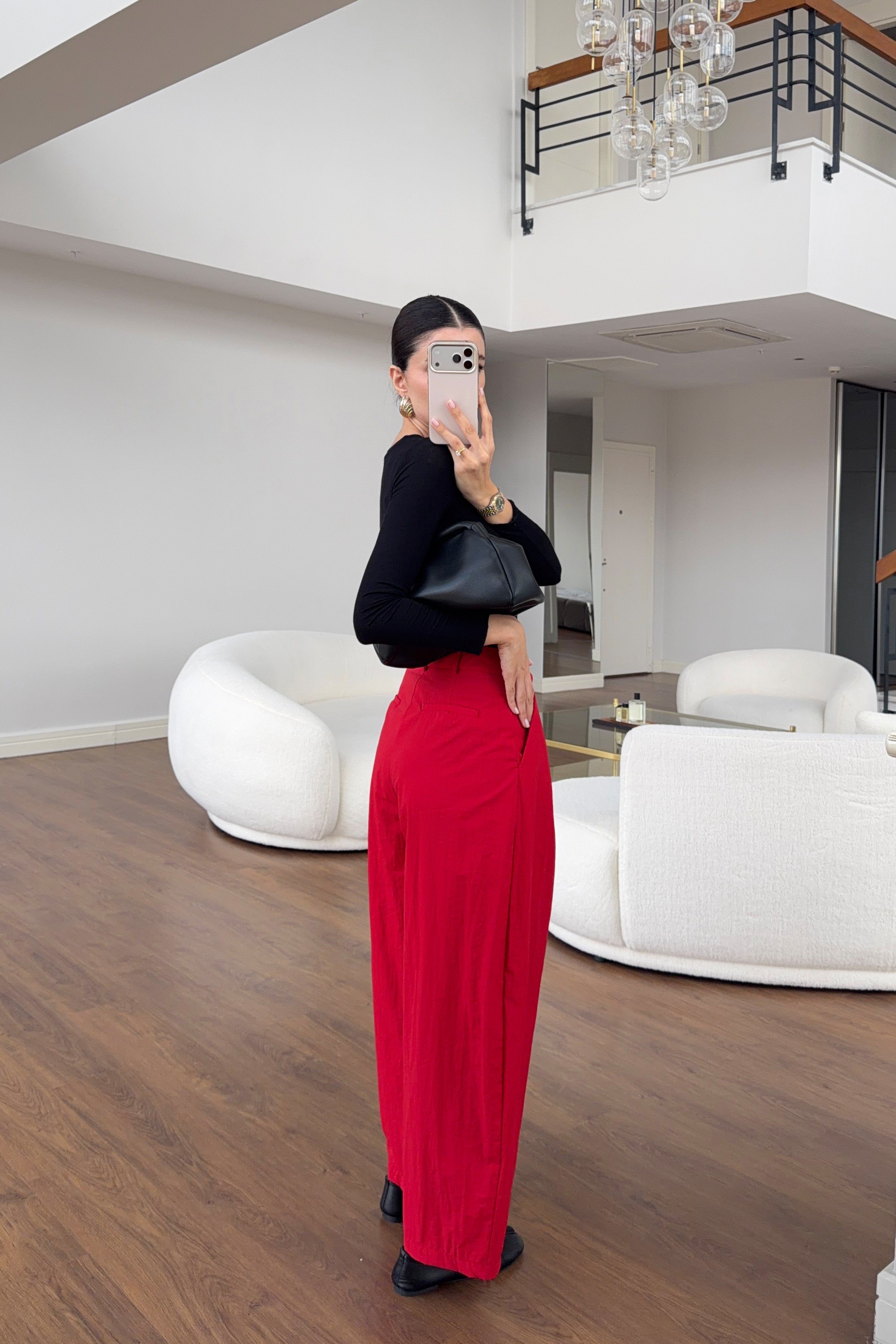 Kırmızı Asimetrik Düğme Detaylı Pantolon