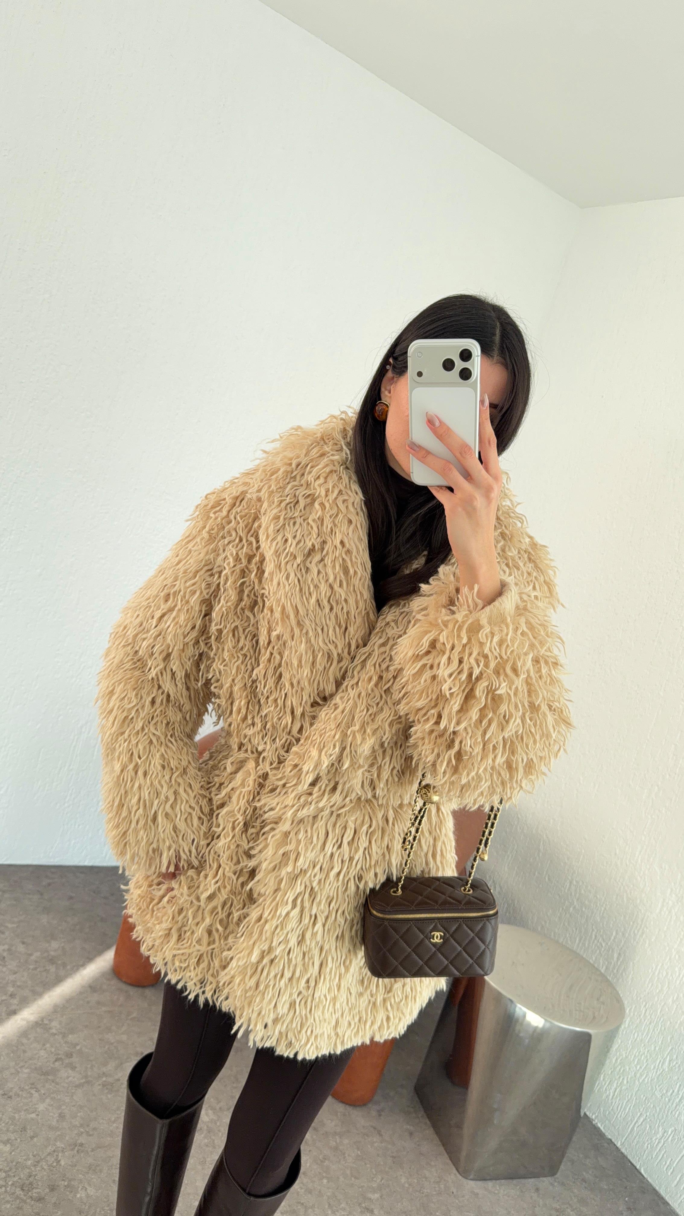 Kıvırcık Tüylü Krem Kürk