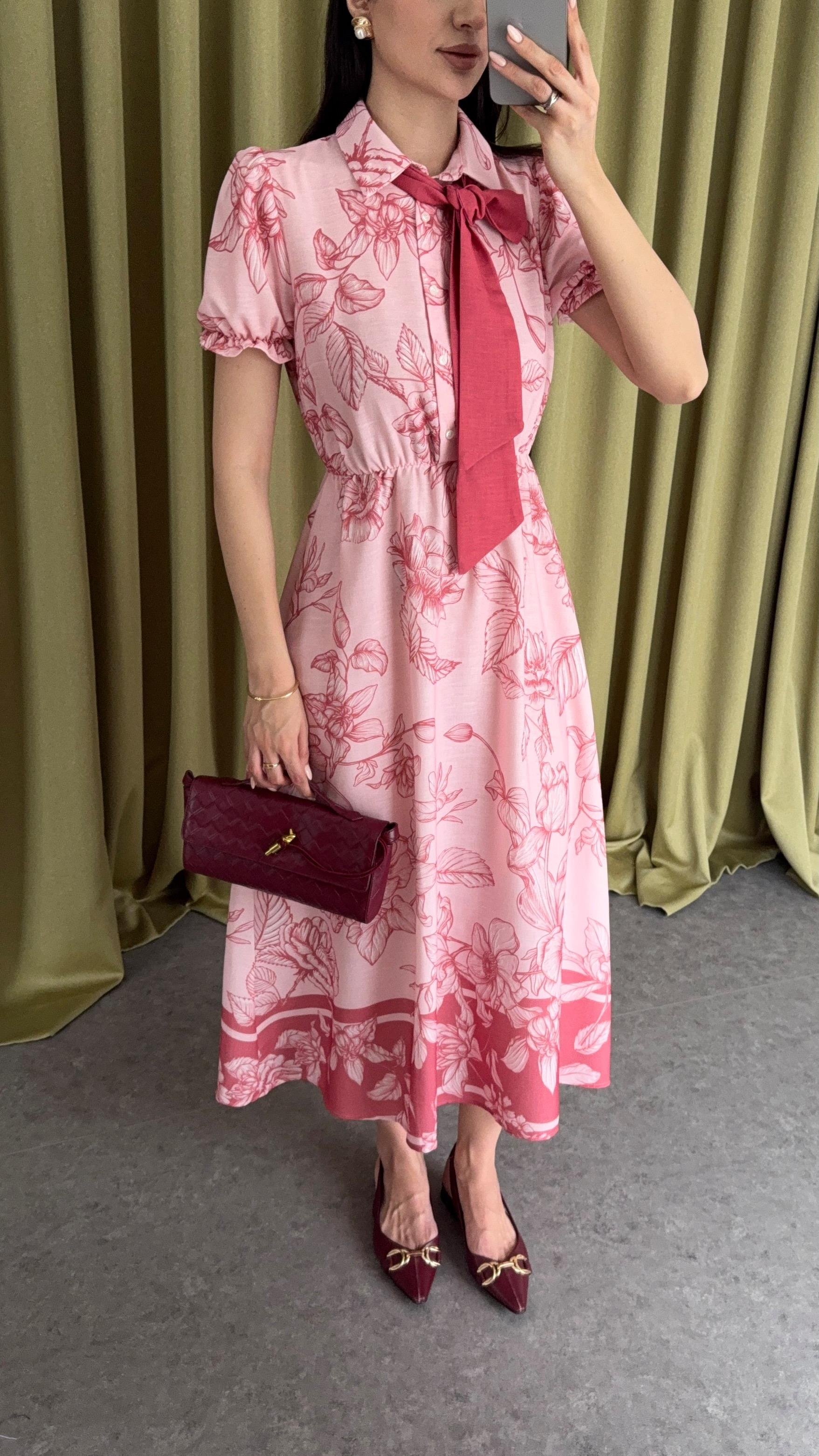 Kolları Fırfırlı Pembe Elbise