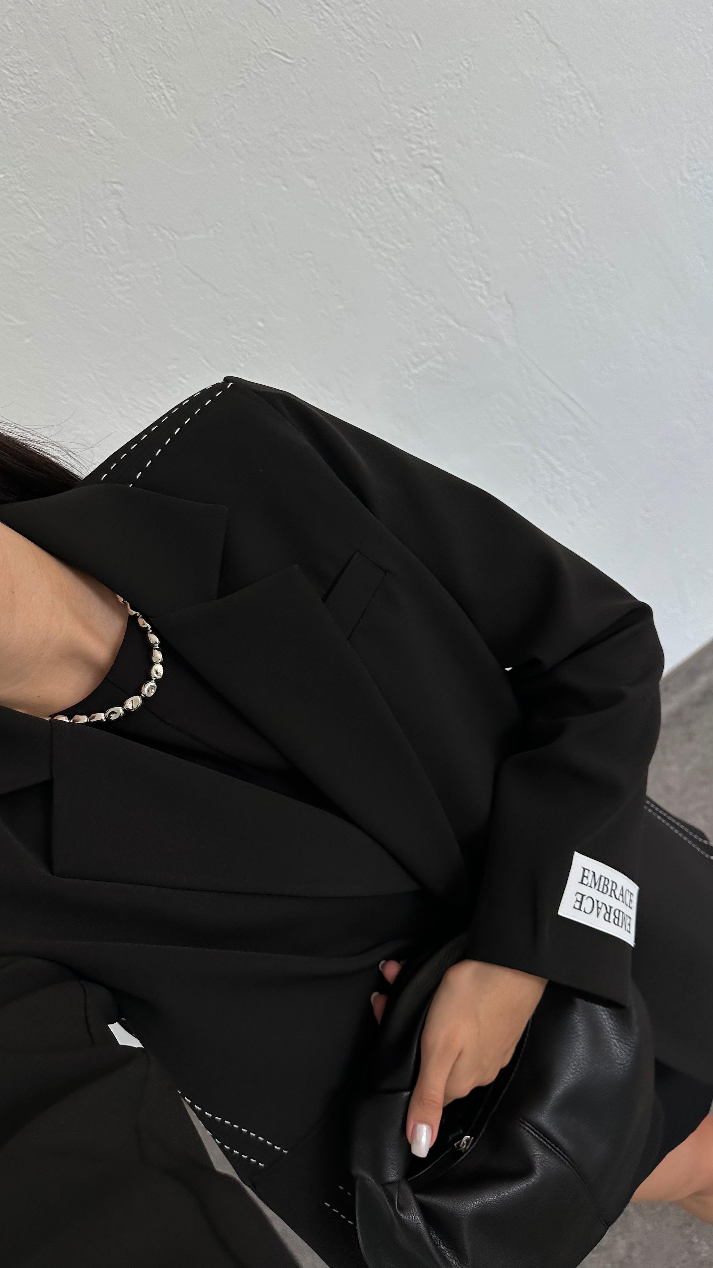 Kontrast Dikişli Siyah Blazer Ceket