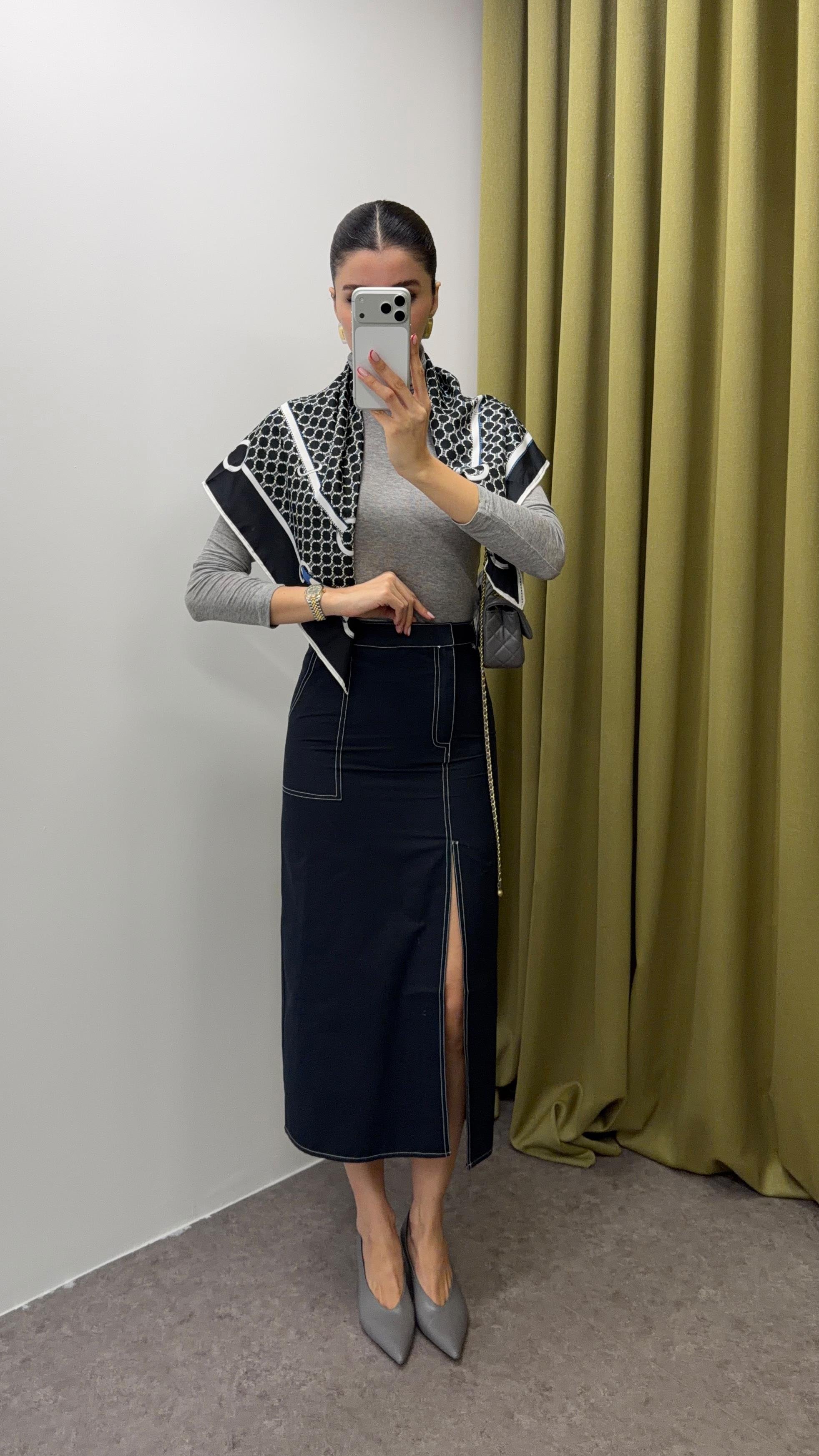 Kontrast Dikişli Yırtmaçlı Etek